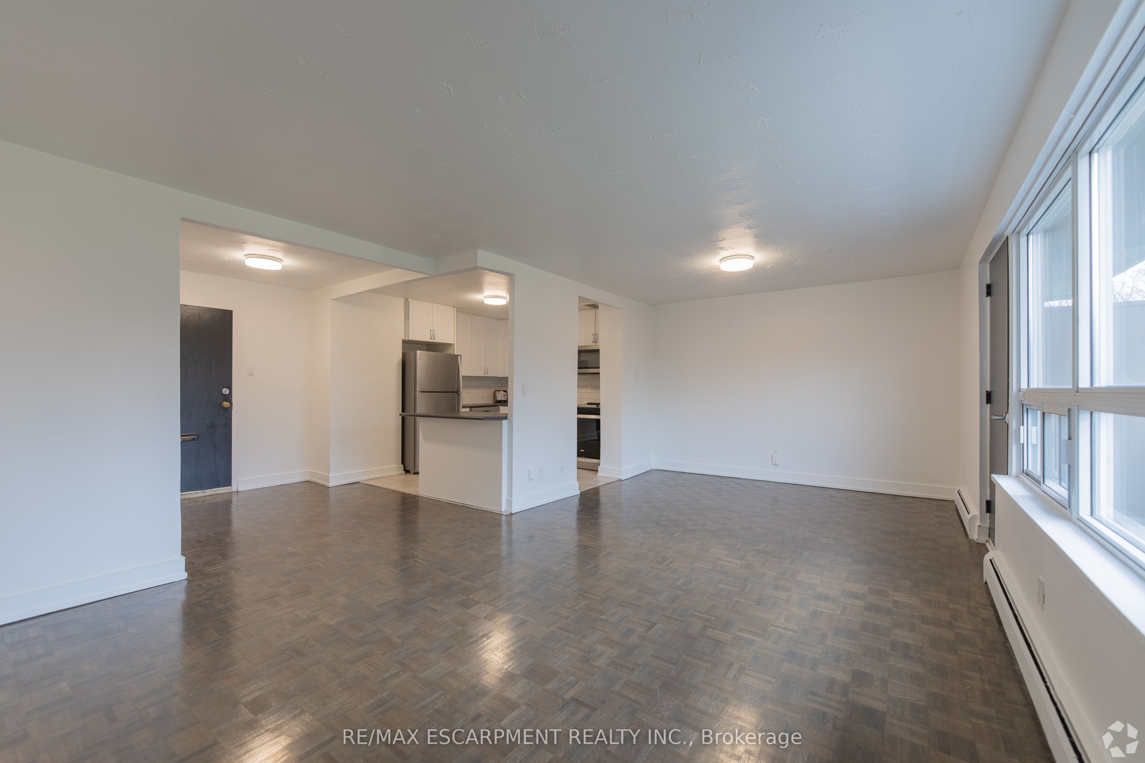 285 Erb Street W 809 Property Photo 3