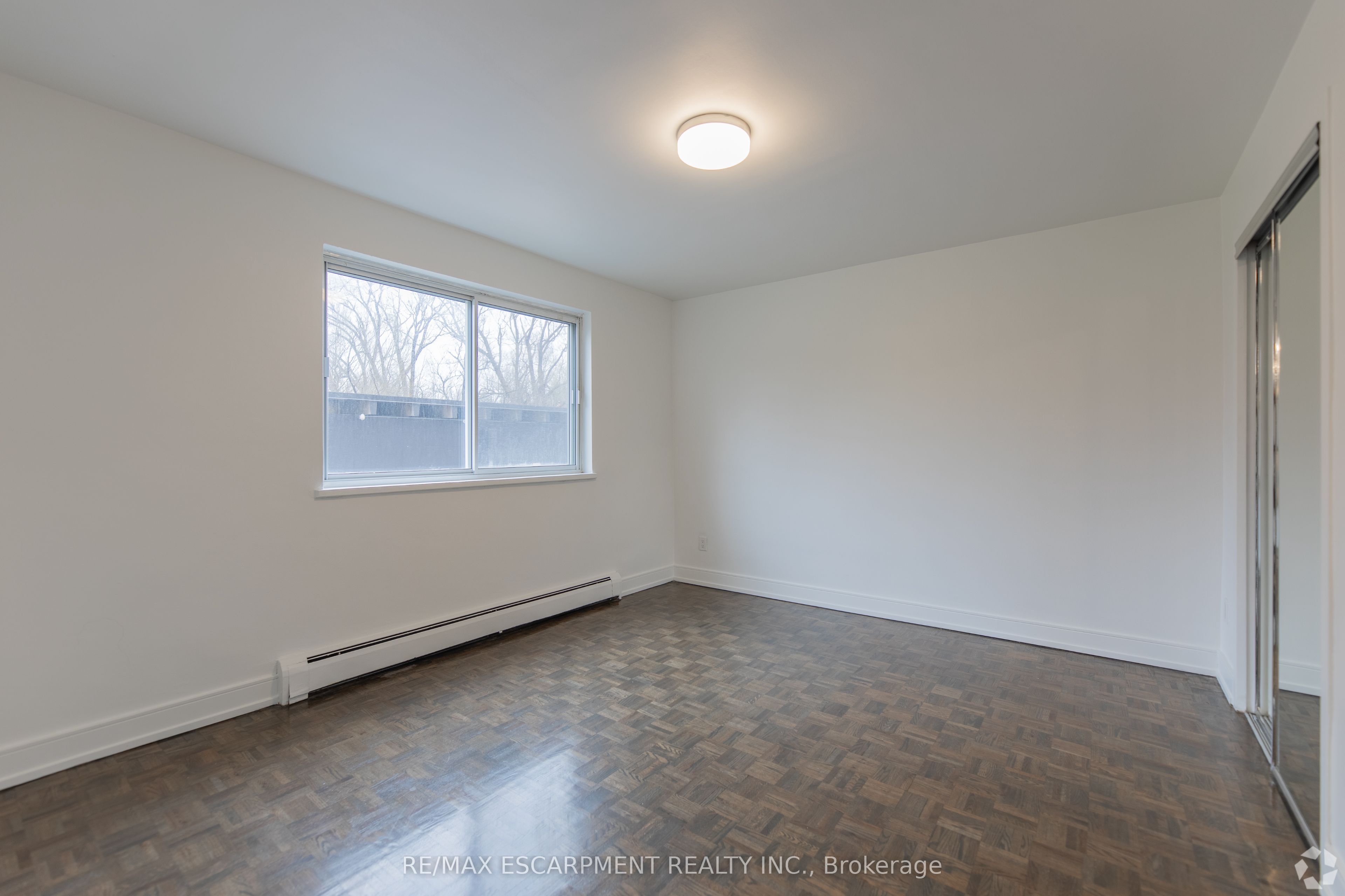 285 Erb Street W 809 Property Photo 5