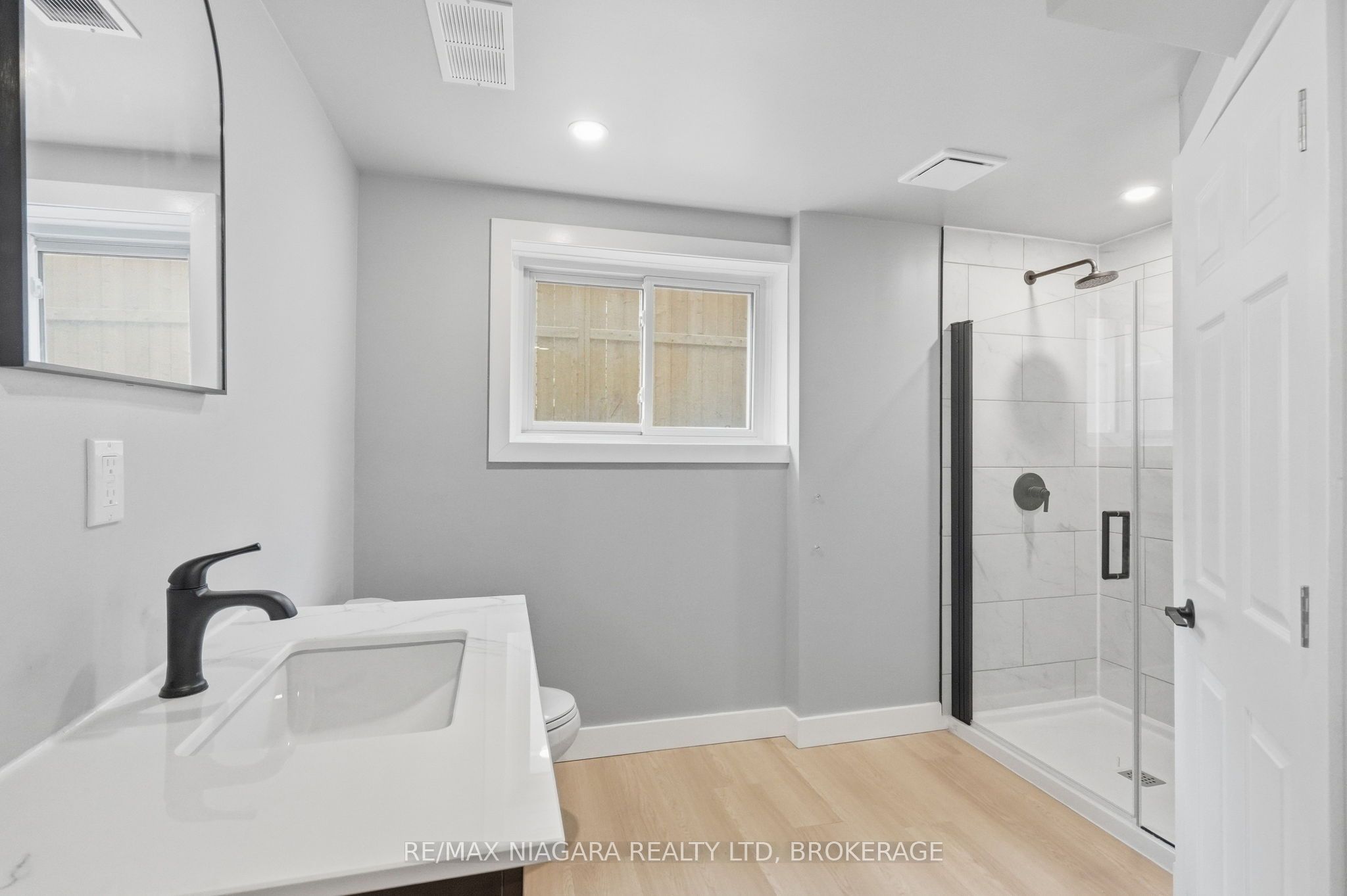 422 Brunswick Street Lower Property Photo 9