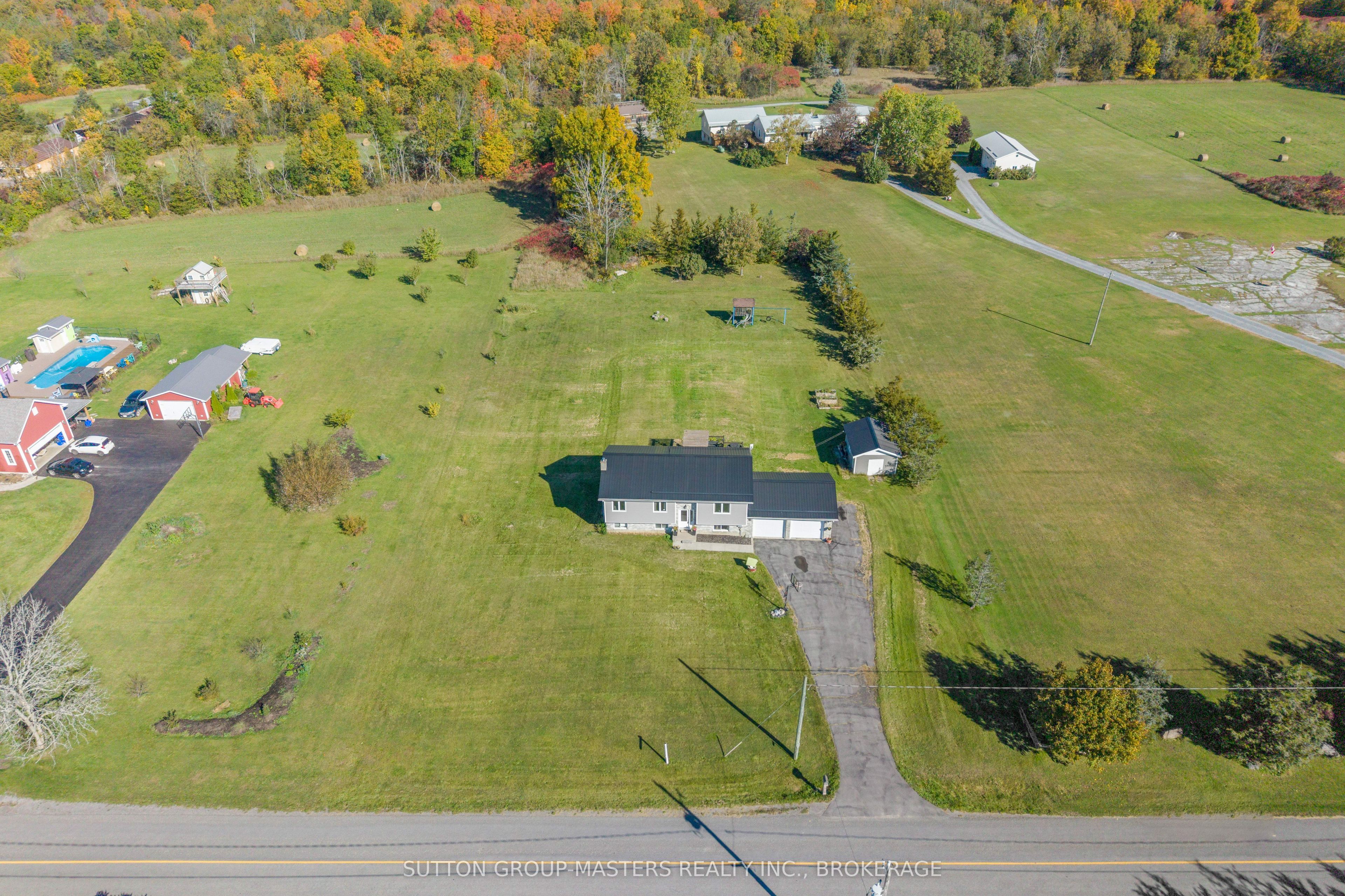 3358 Scanlan Road Property Photo 4