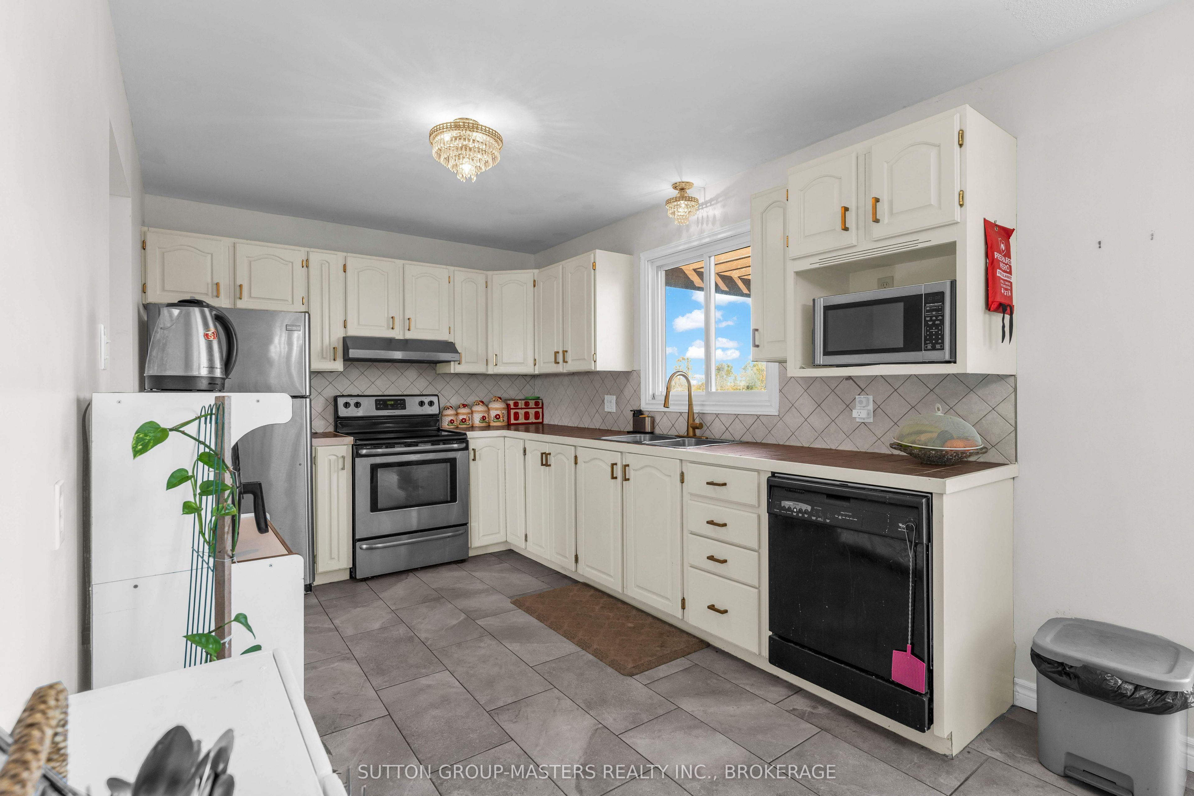 3358 Scanlan Road Property Photo 13