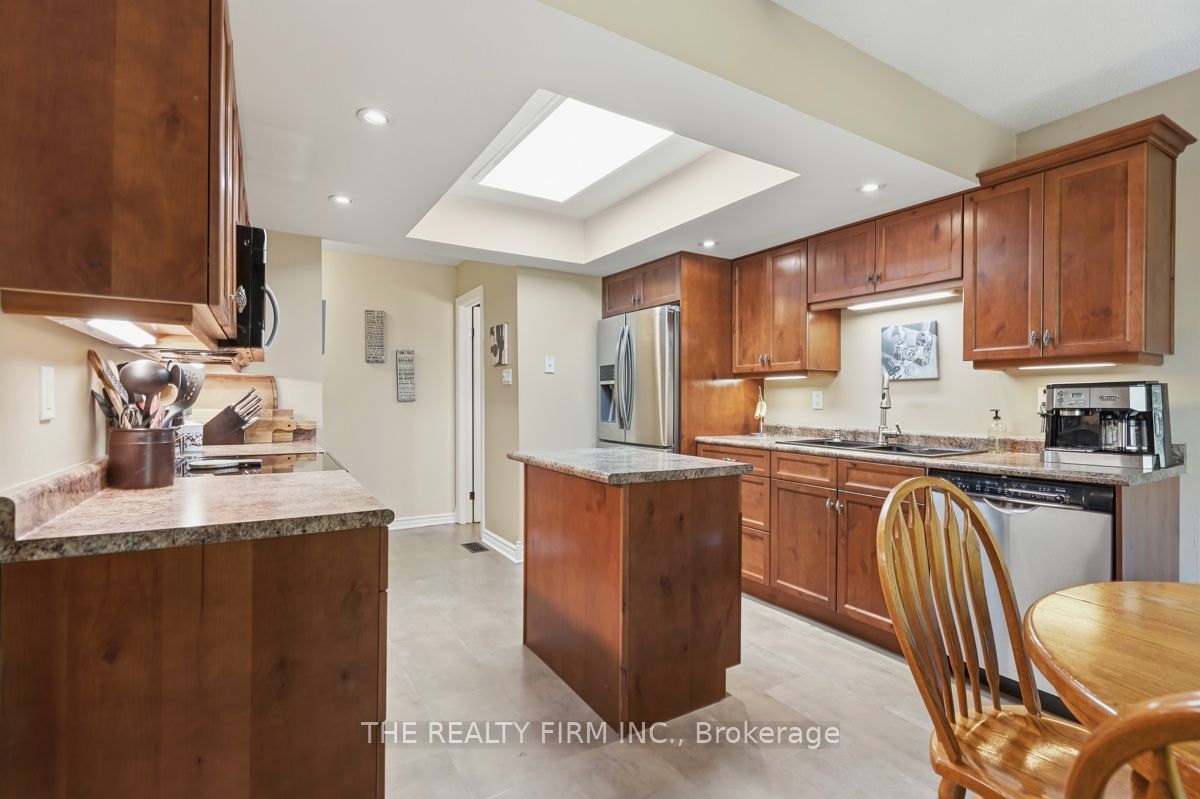 905 Dalhousie Drive Property Photo 17