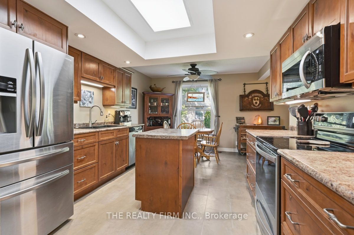 905 Dalhousie Drive Property Photo 18