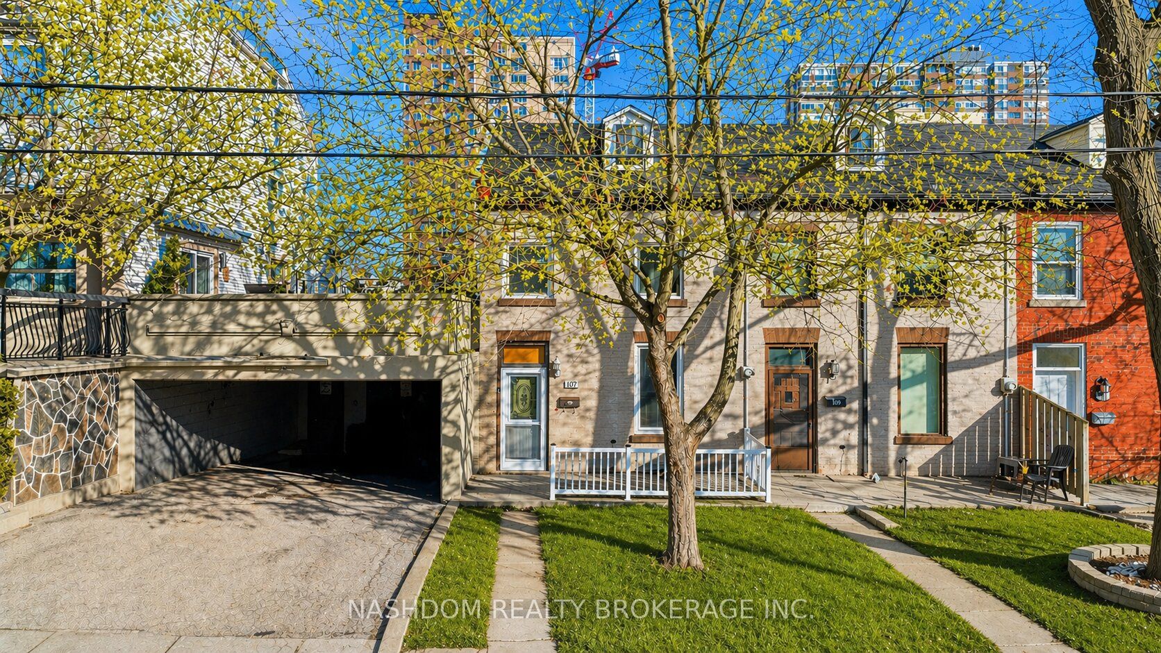 107 Queen Street S 2 Property Photo 1
