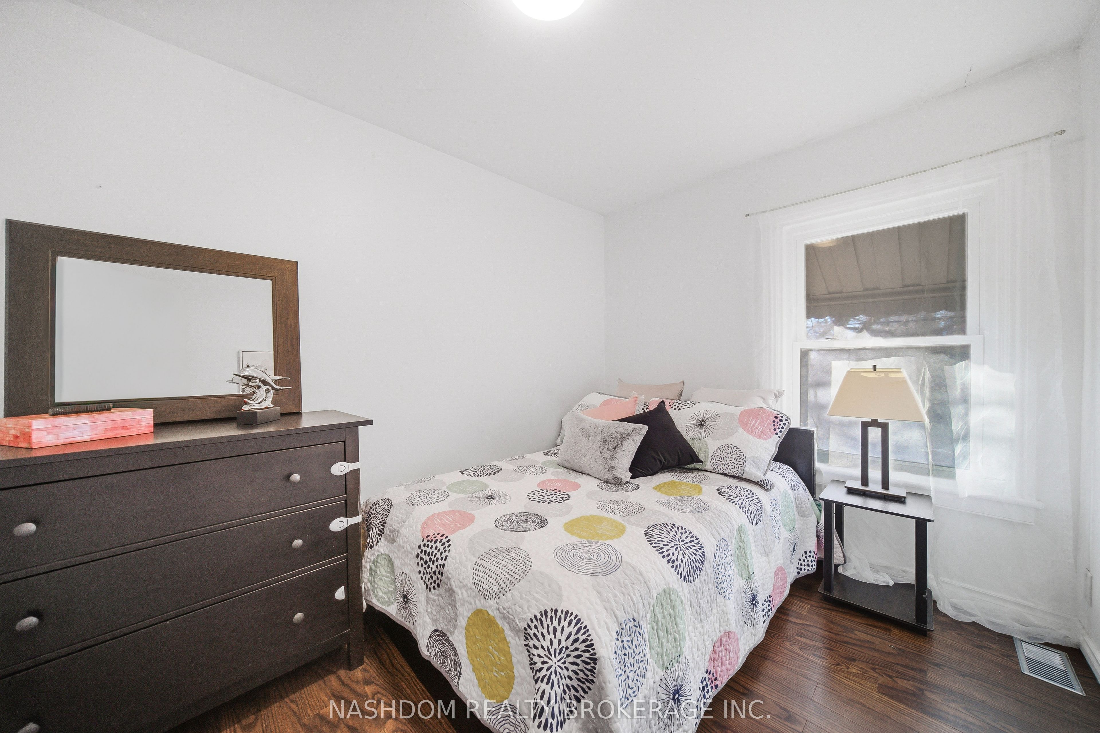 107 Queen Street S 2 Property Photo 8