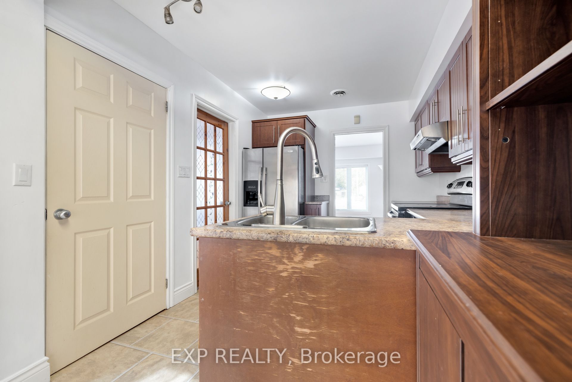 888 Charleswood Avenue Property Photo 14