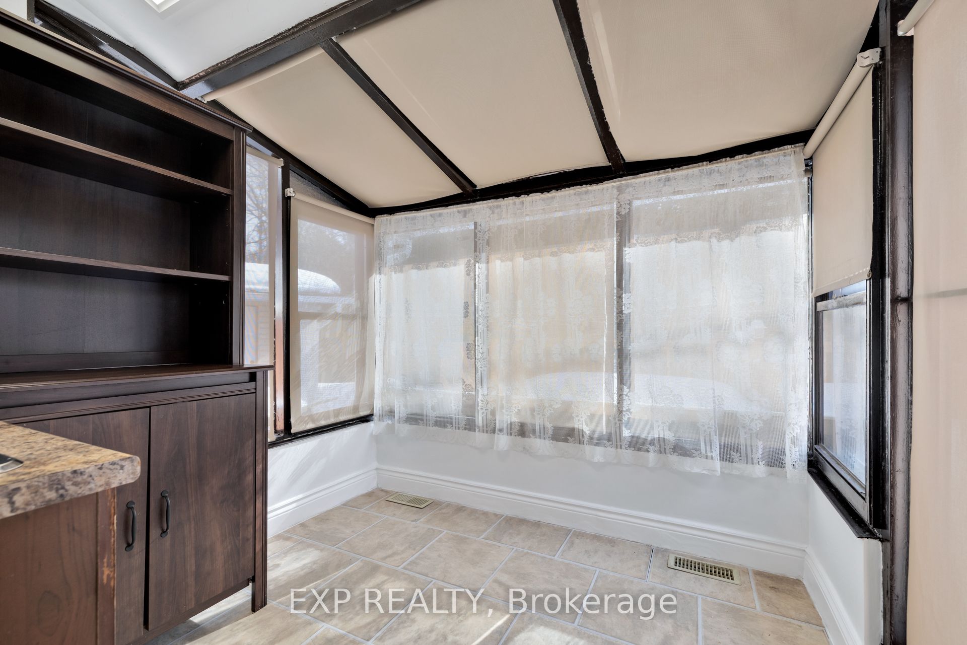 888 Charleswood Avenue Property Photo 15
