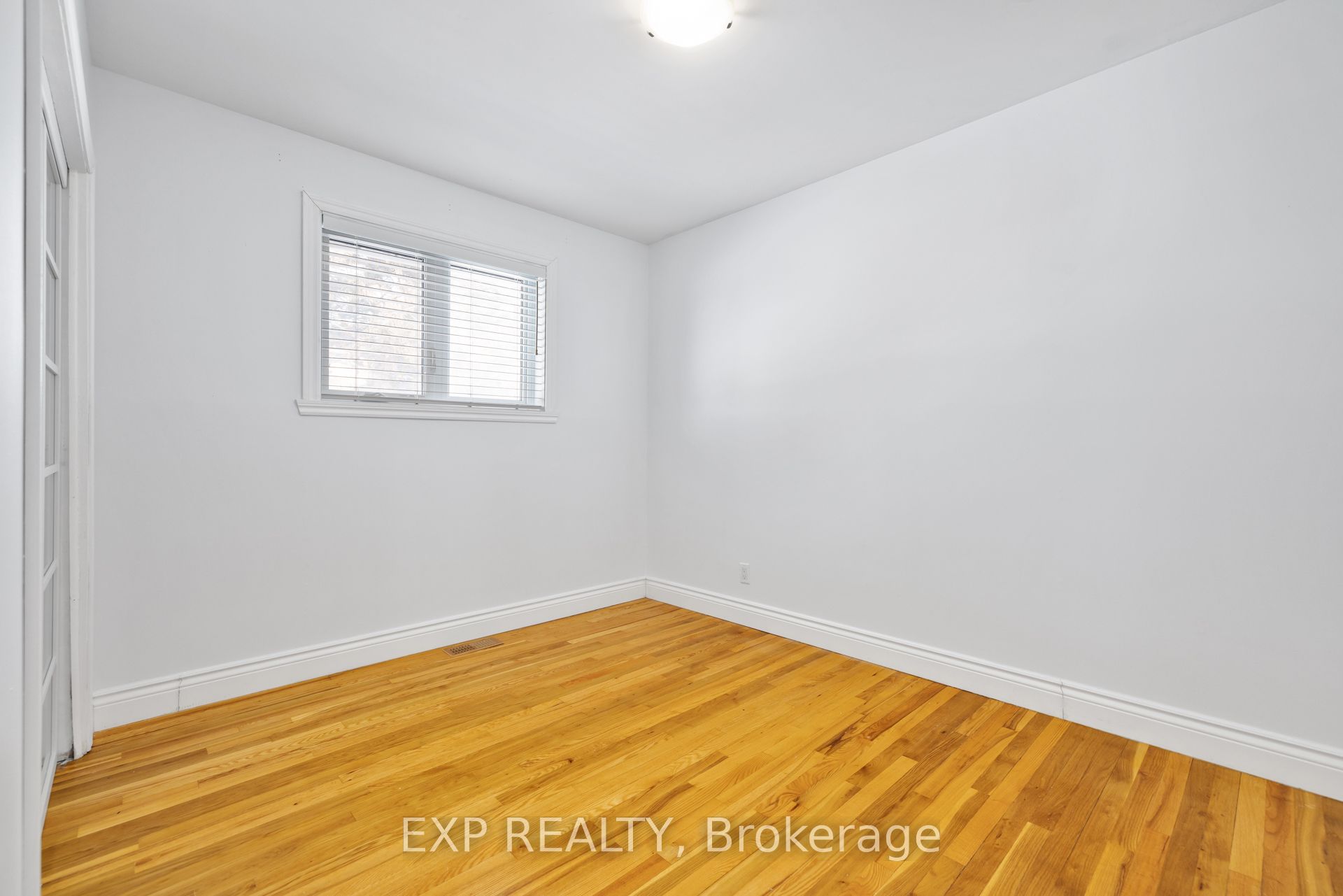 888 Charleswood Avenue Property Photo 18