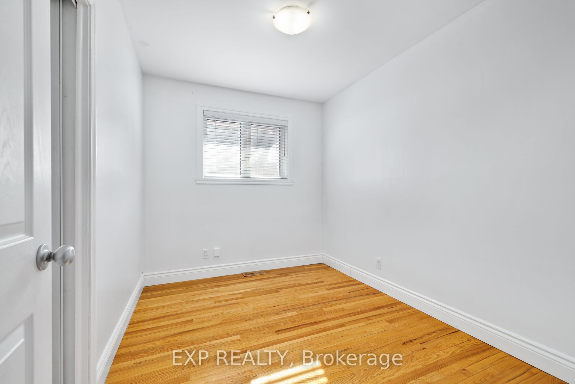 888 Charleswood Avenue Property Photo 20