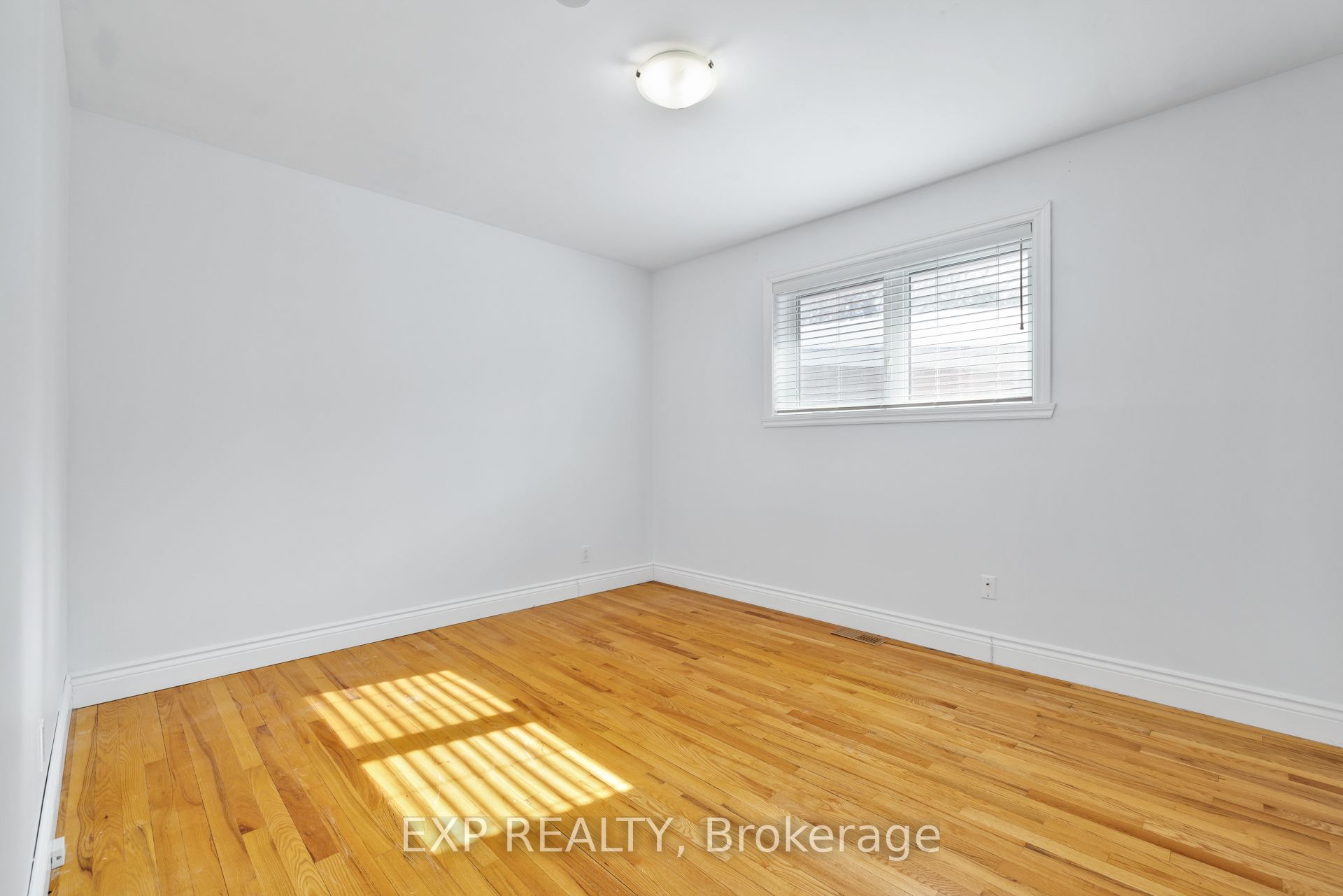 888 Charleswood Avenue Property Photo 22