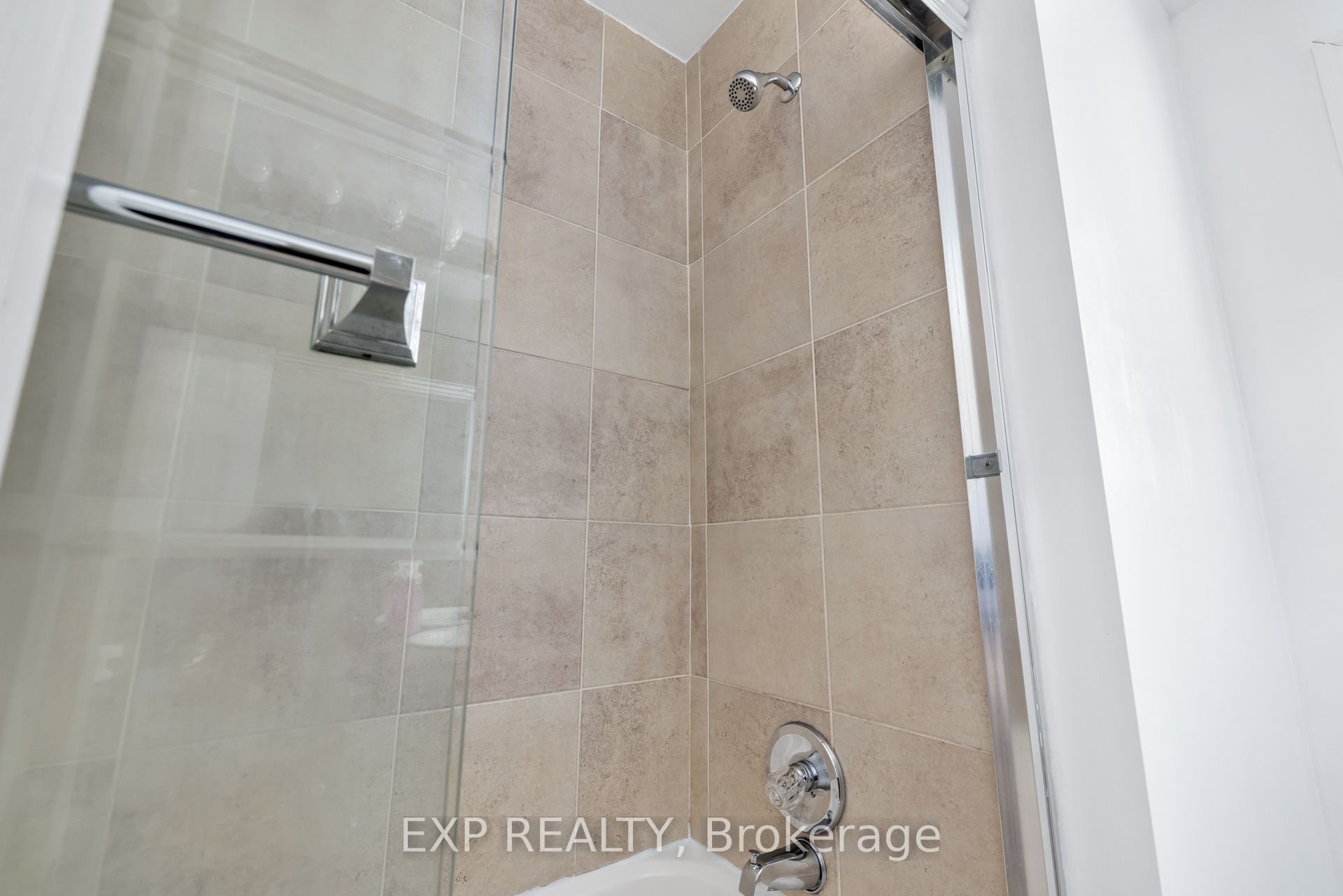 888 Charleswood Avenue Property Photo 27