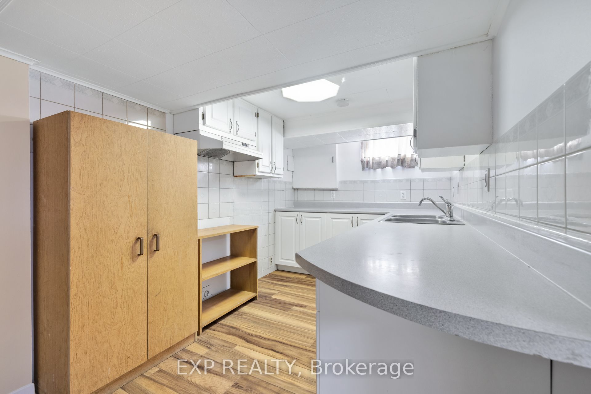 888 Charleswood Avenue Property Photo 33