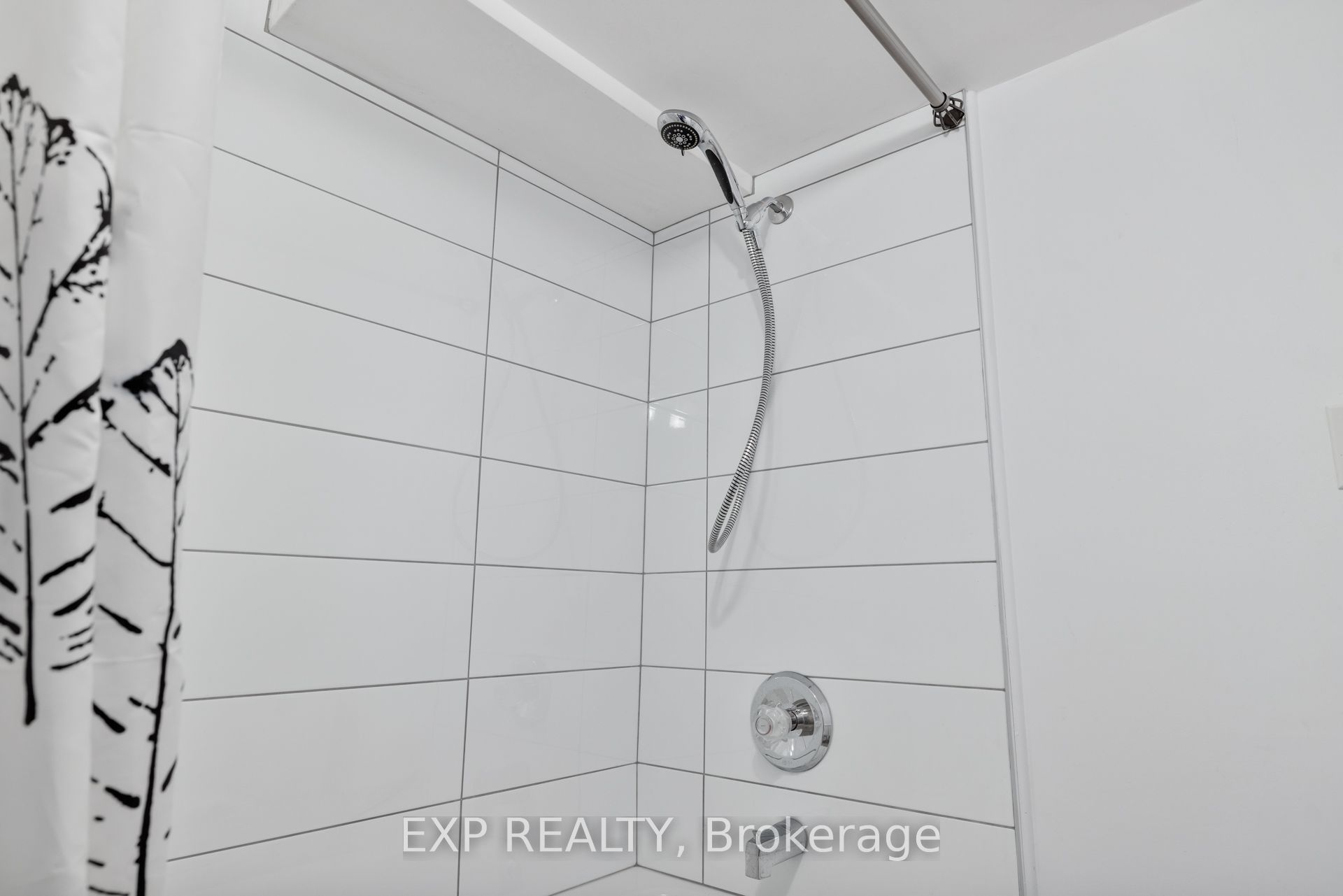 888 Charleswood Avenue Property Photo 41