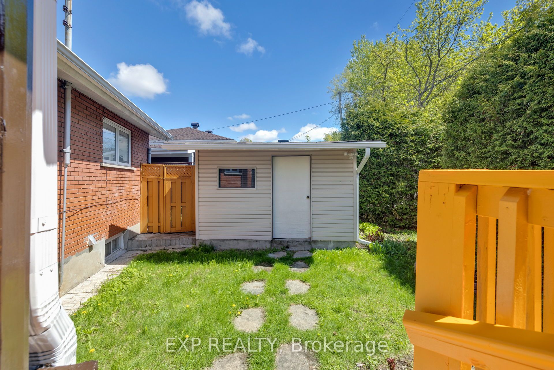 888 Charleswood Avenue Property Photo 45