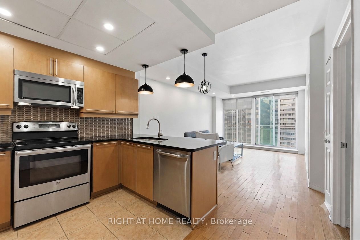 134 York Street 1009 Property Photo 1