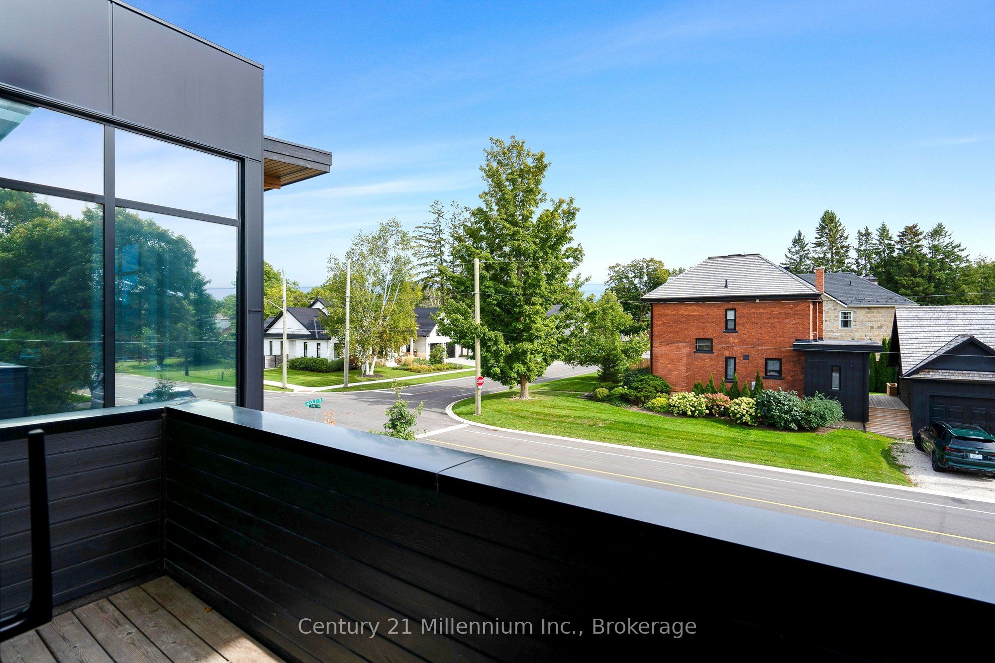 41 Alice Street W Property Photo 7