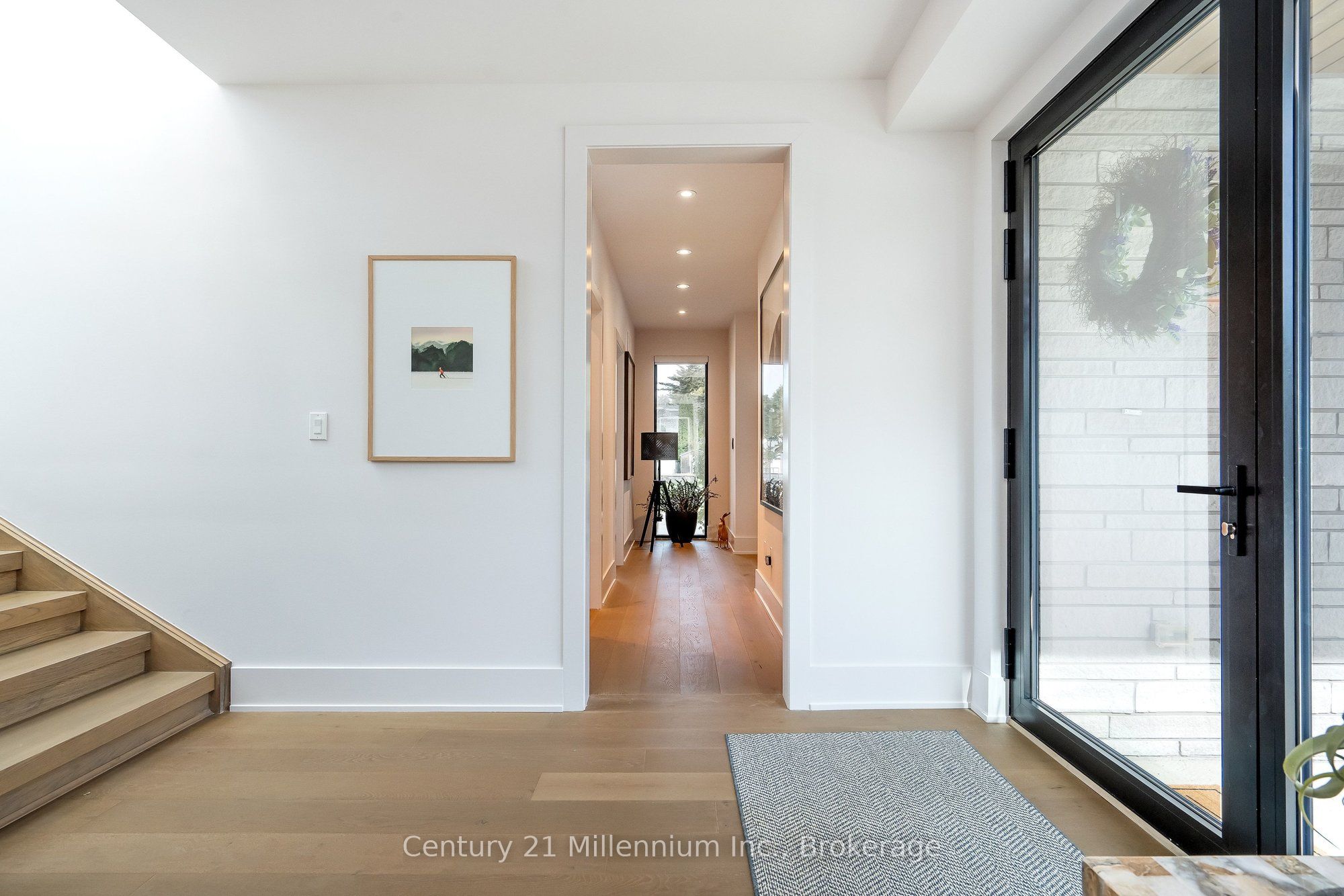 41 Alice Street W Property Photo 8