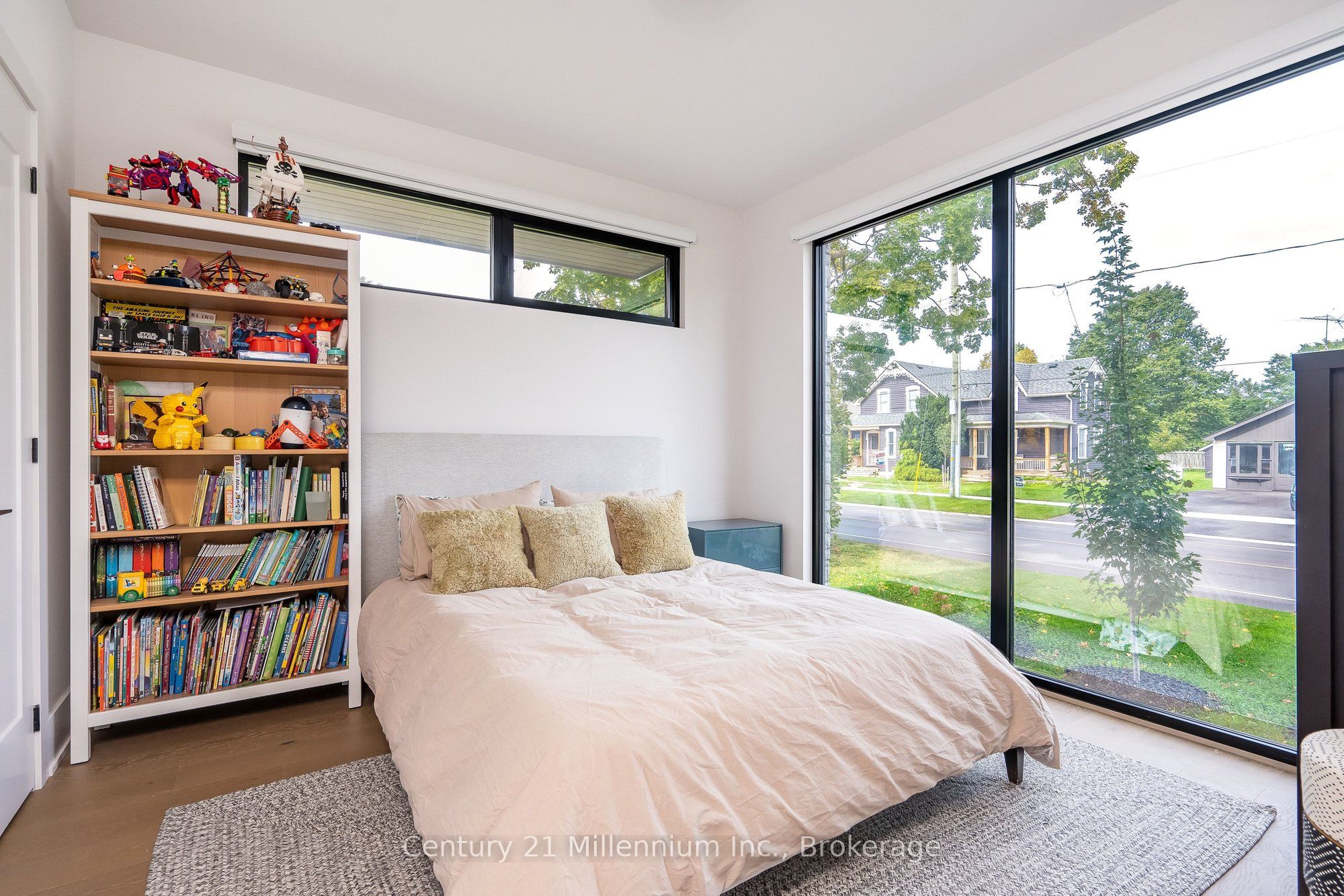 41 Alice Street W Property Photo 10