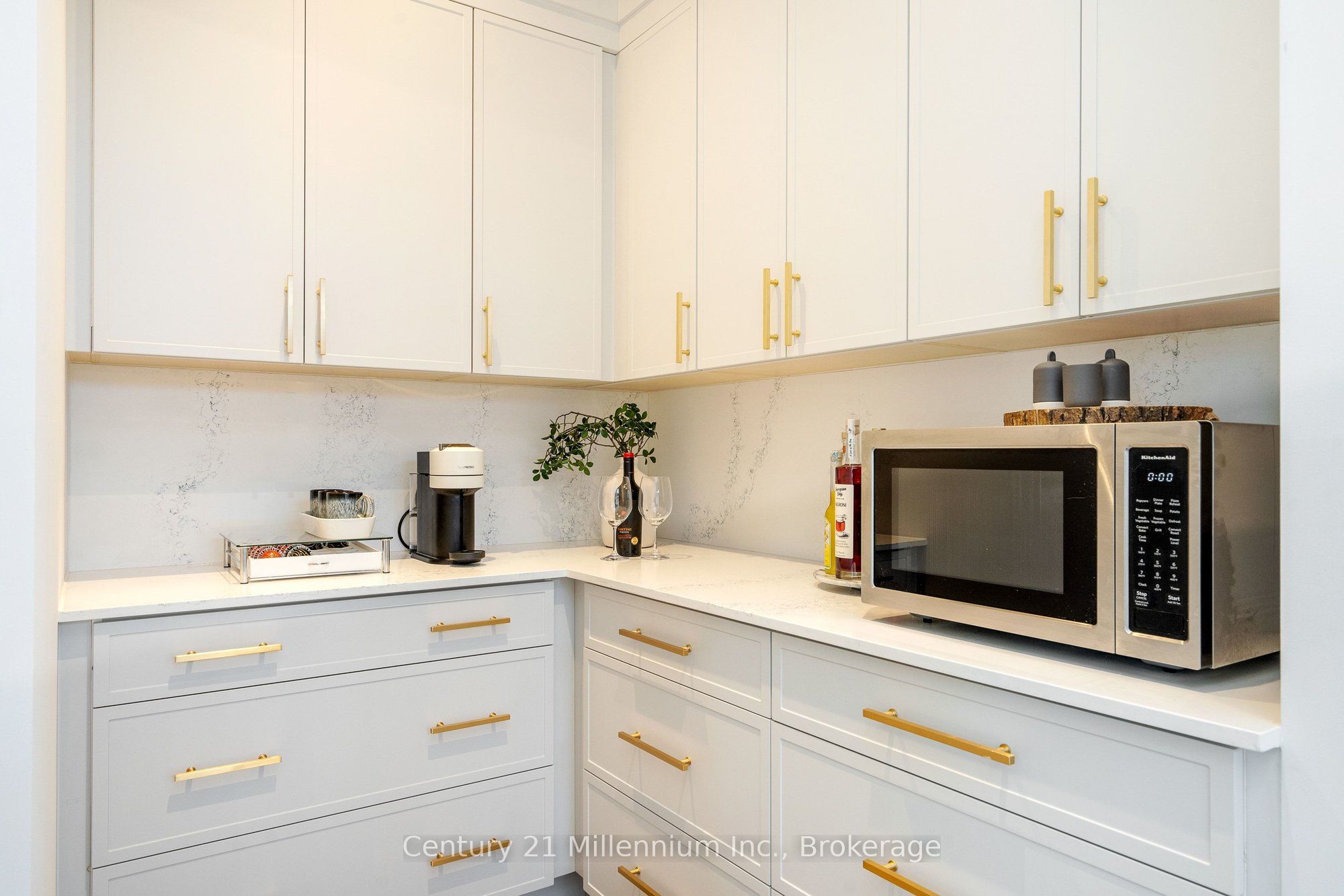 41 Alice Street W Property Photo 25