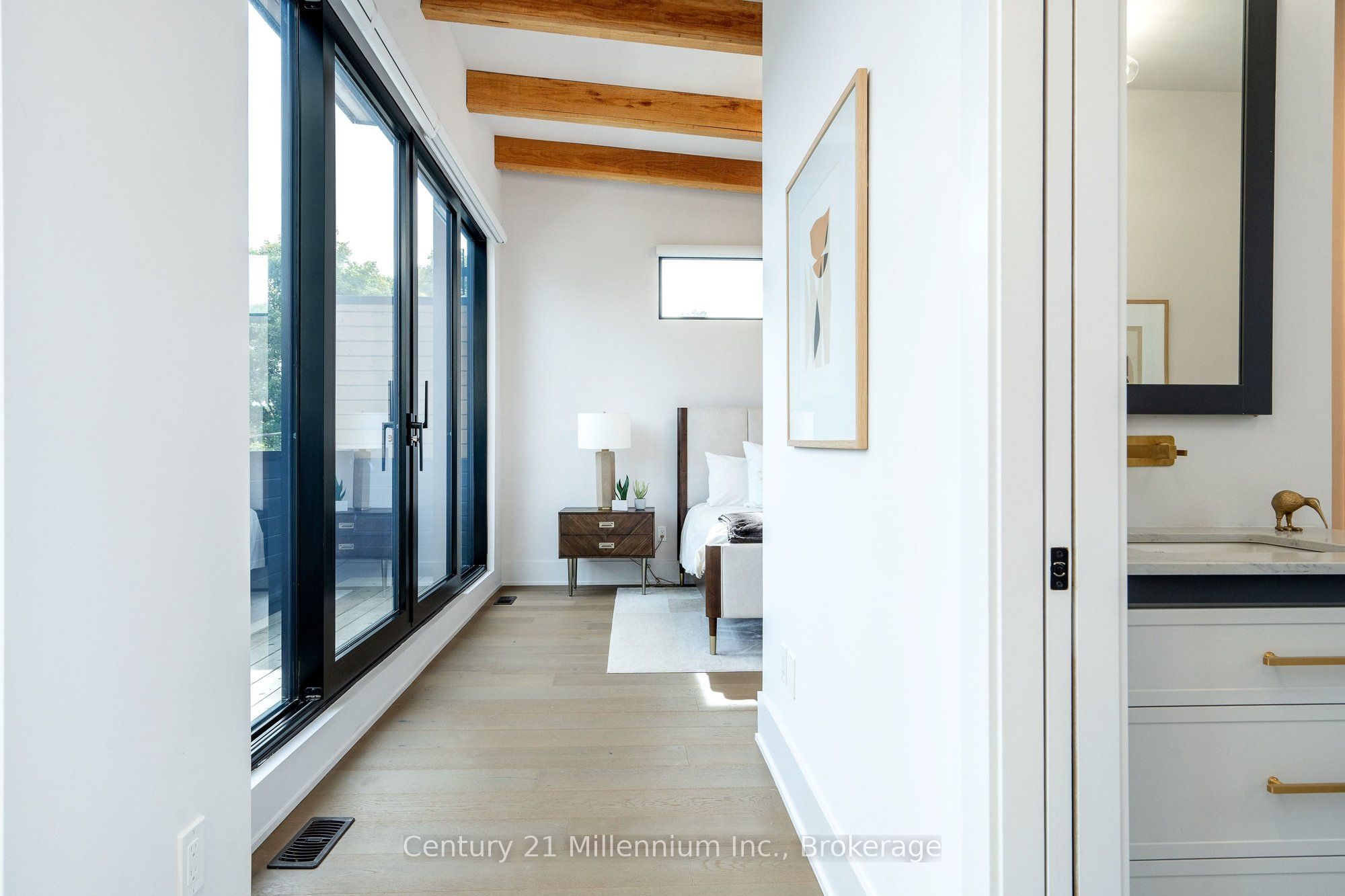 41 Alice Street W Property Photo 27