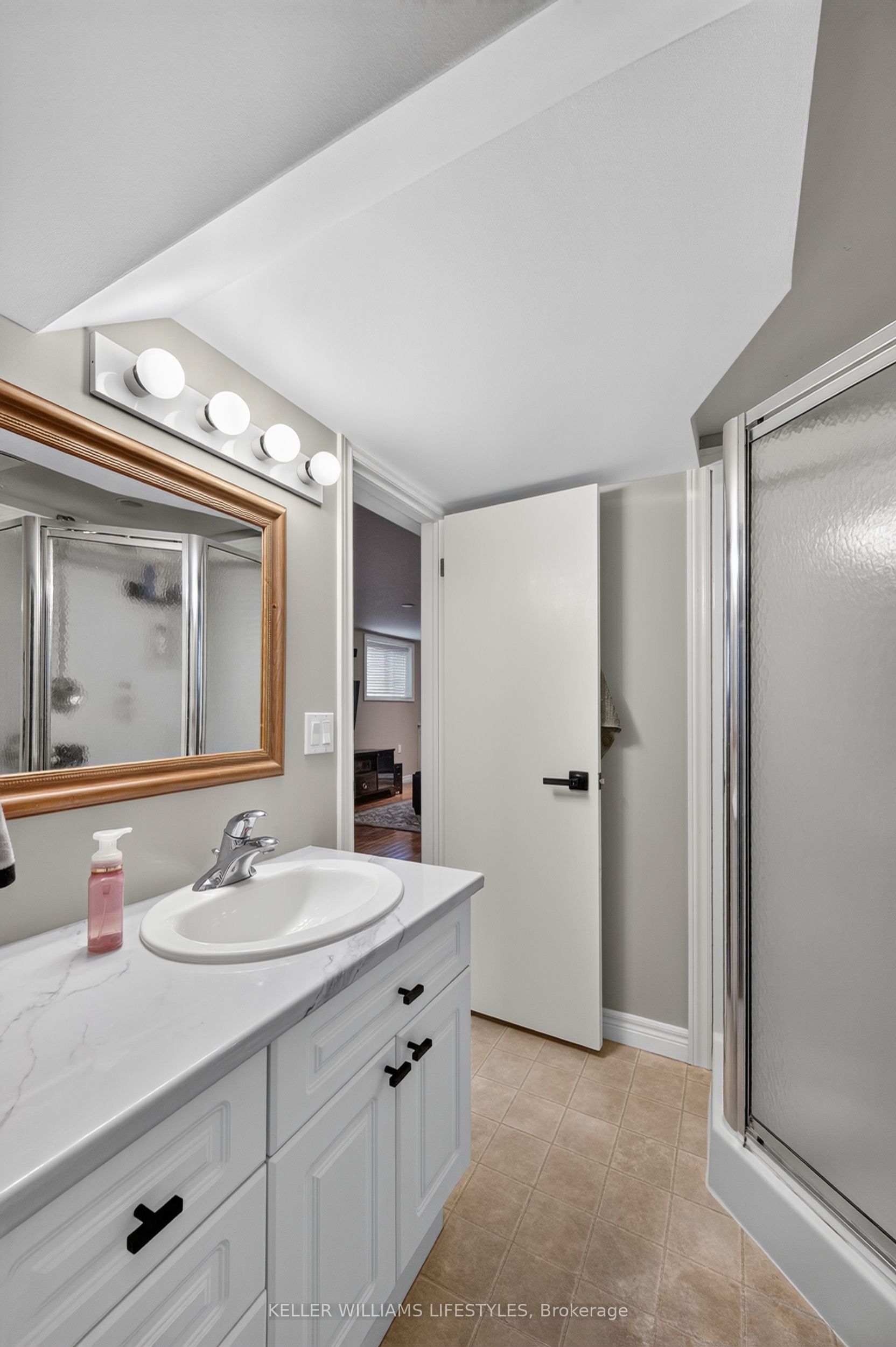 15 Winship Close Property Photo 42