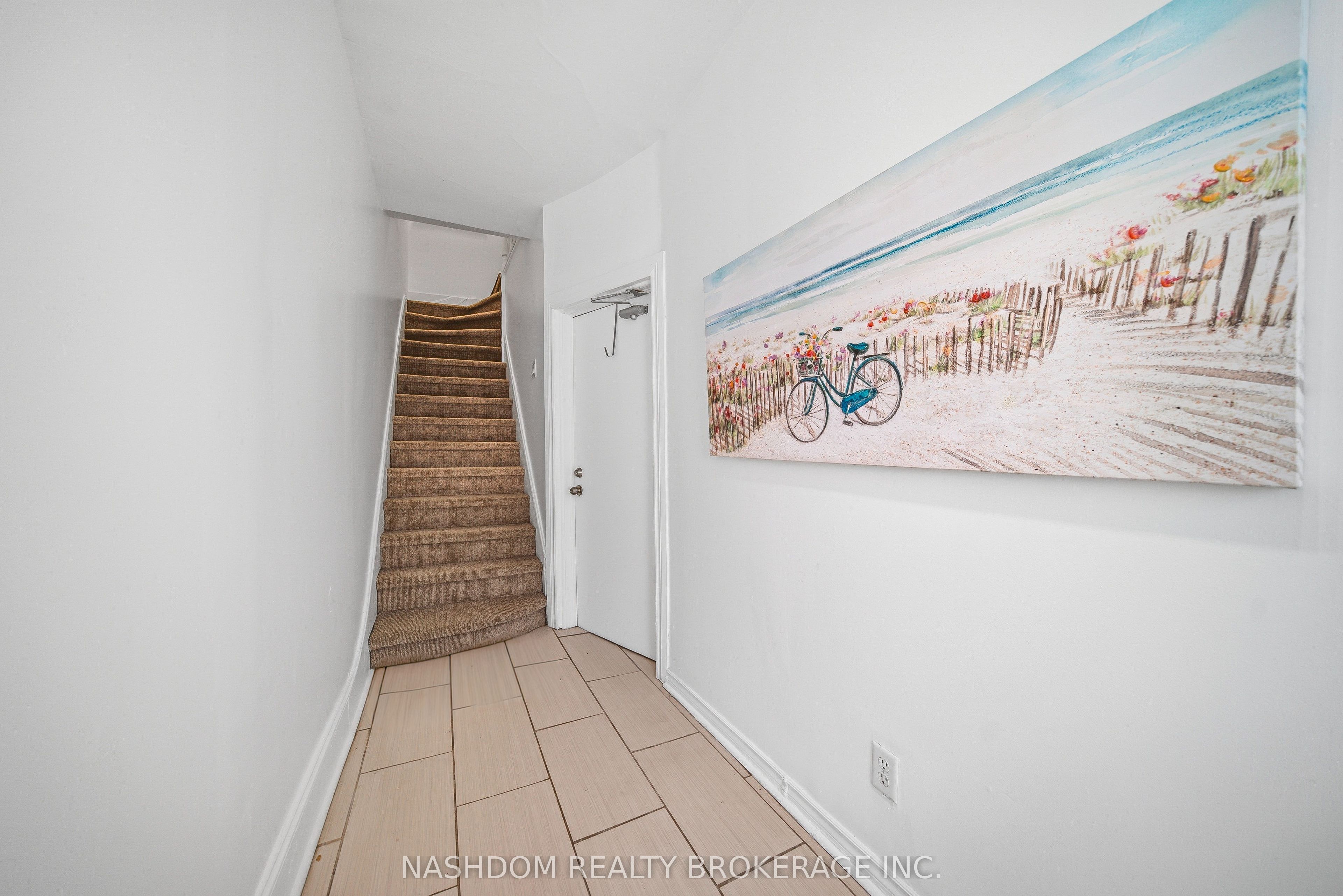 107 Queen Street S 1 Property Photo 4