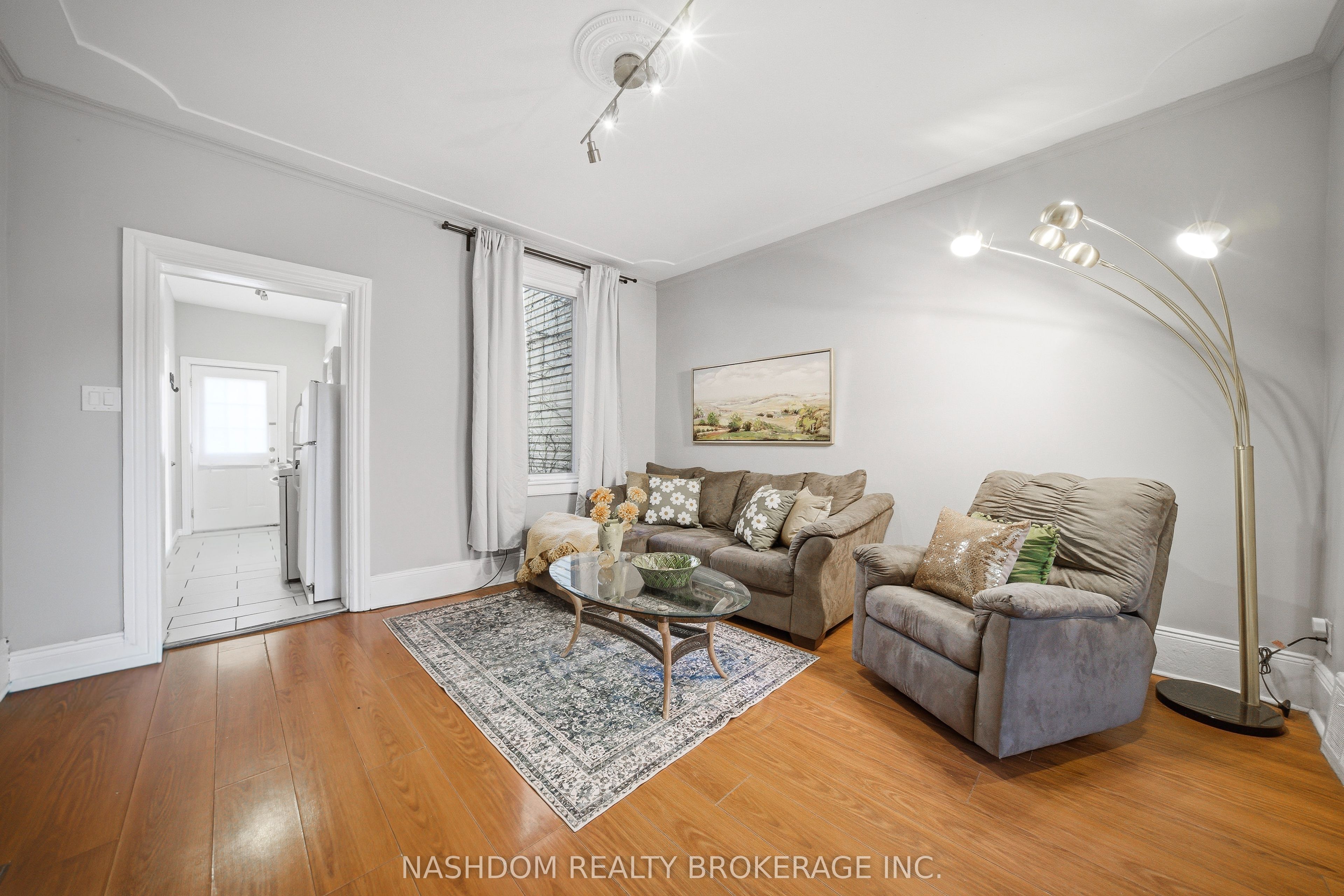 107 Queen Street S 1 Property Photo 5