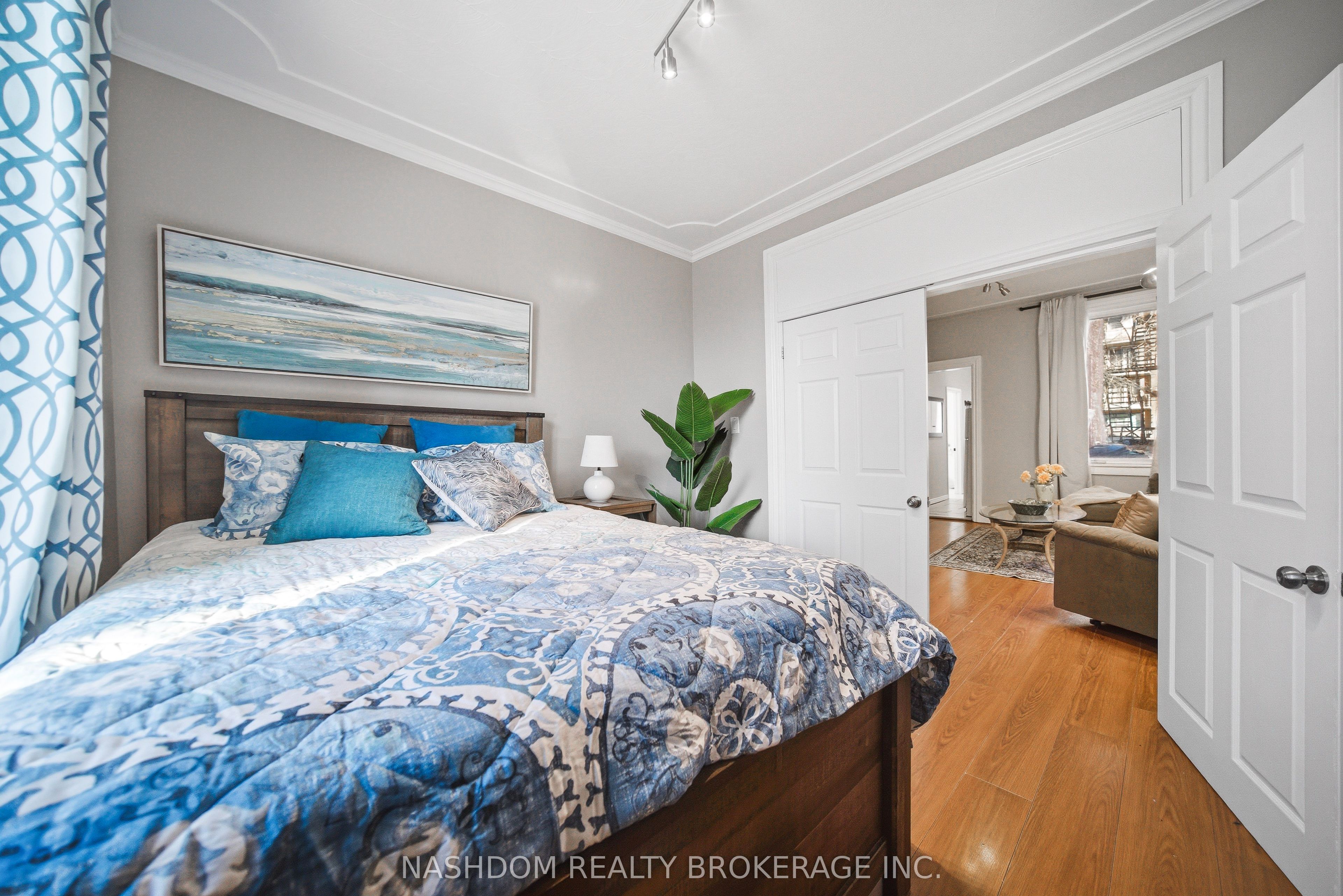 107 Queen Street S 1 Property Photo 10