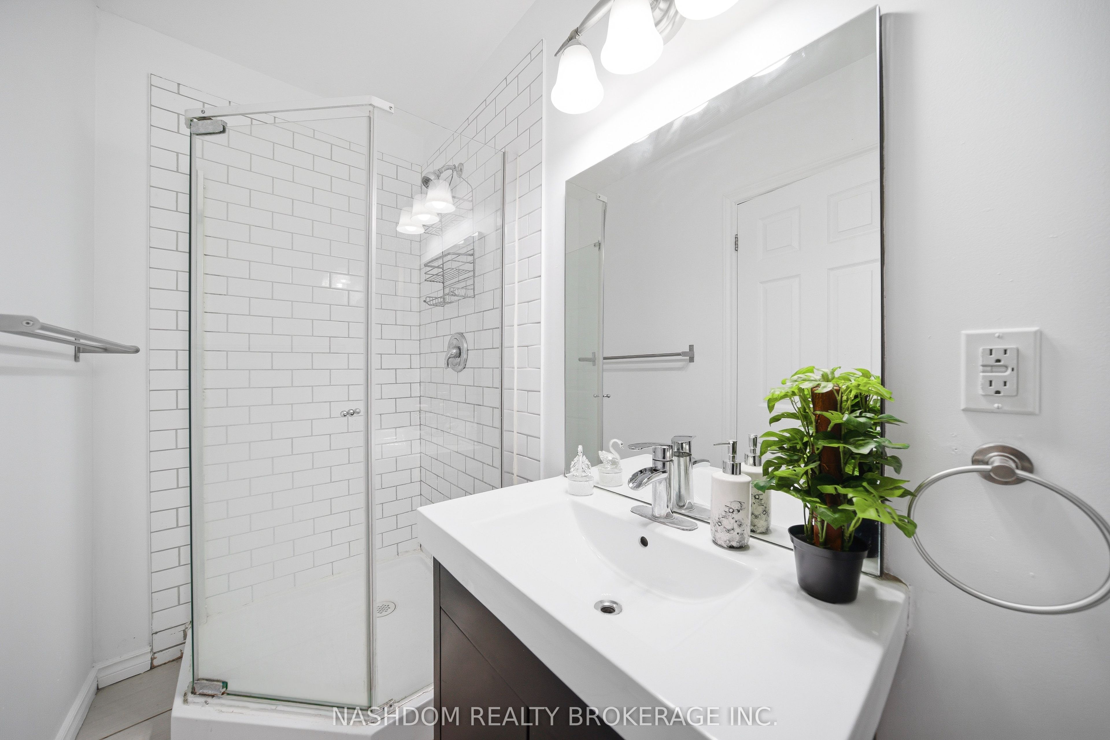 107 Queen Street S 1 Property Photo 15
