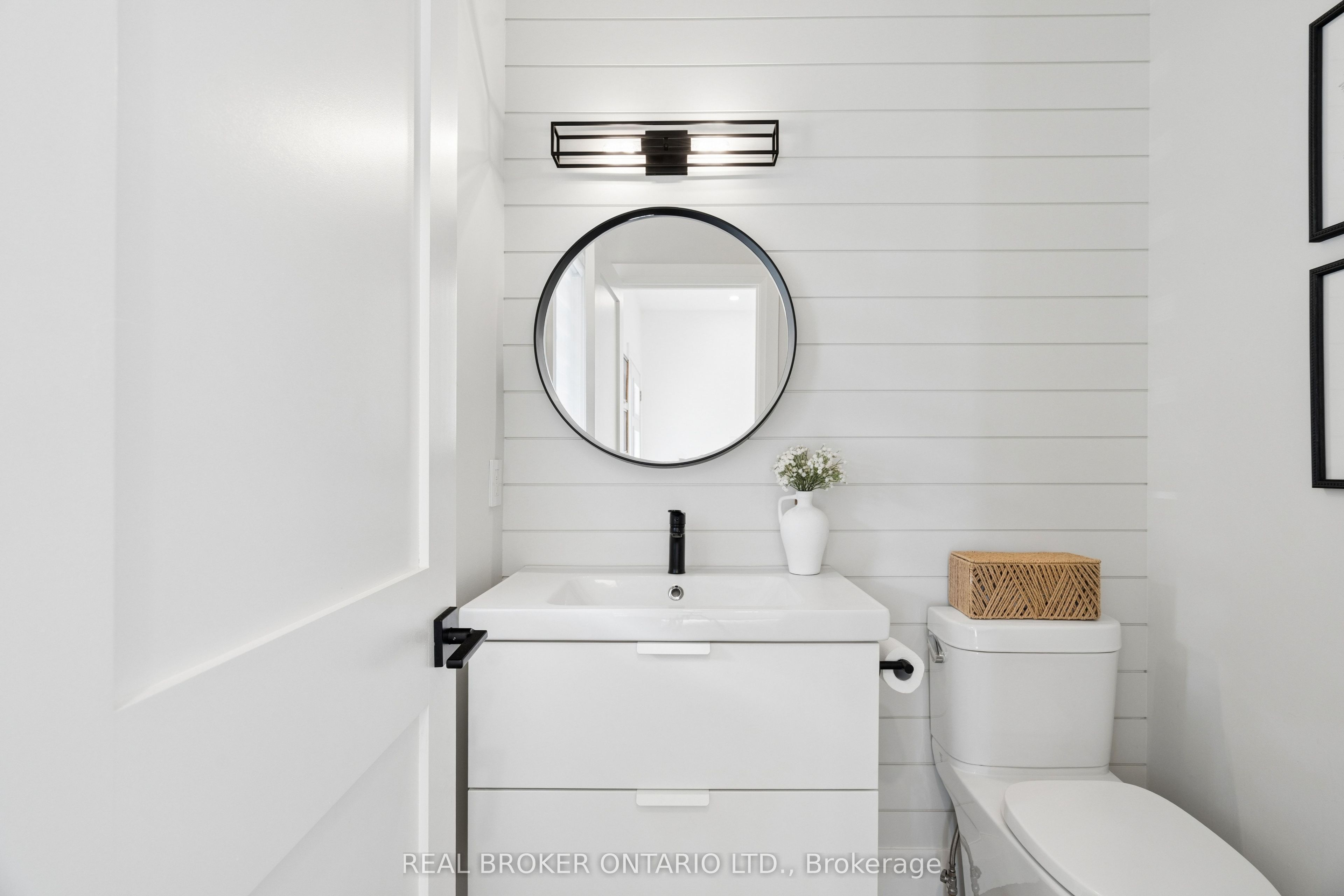 184 Dunbar Street Property Photo 8