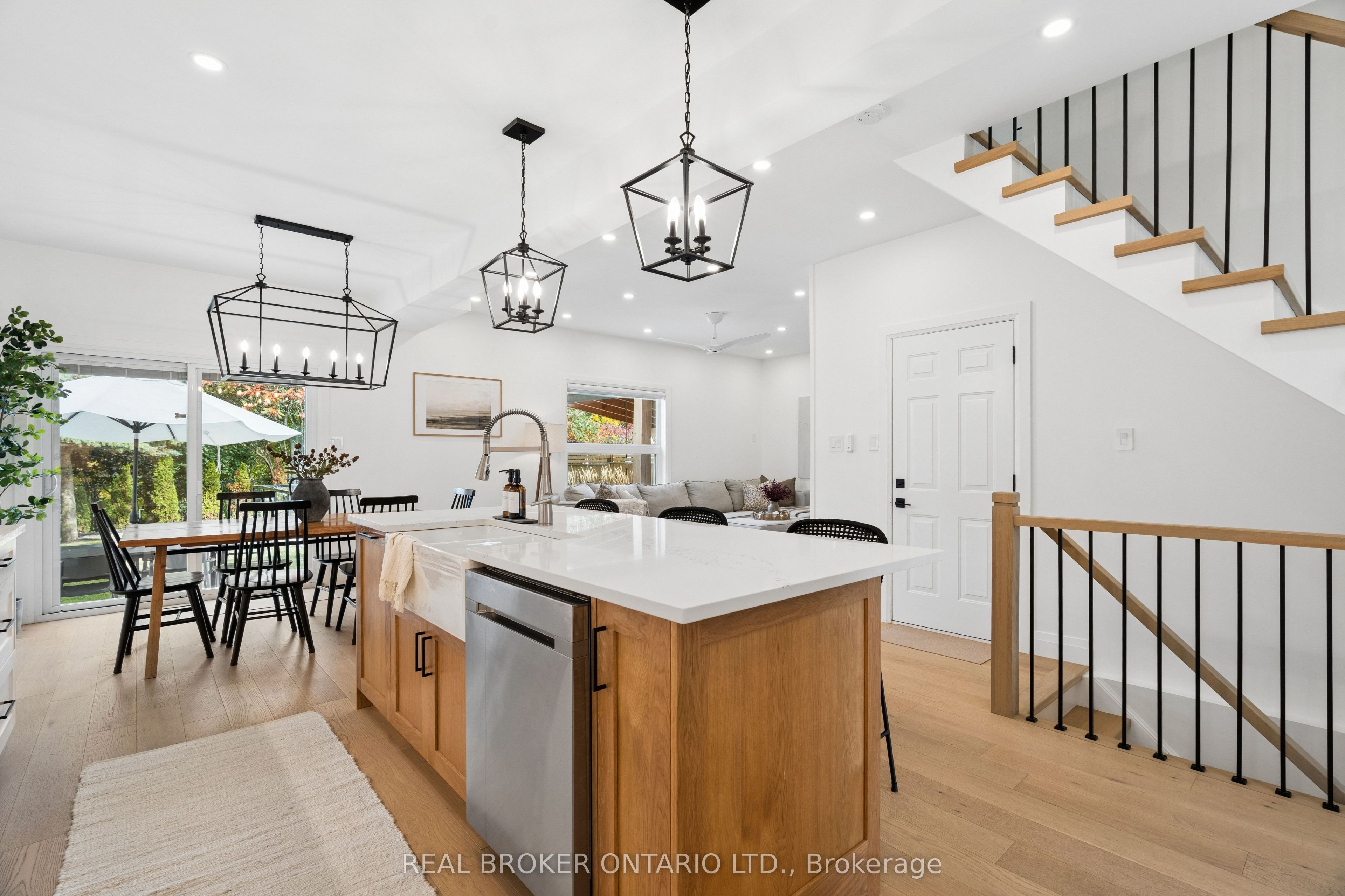 184 Dunbar Street Property Photo 11