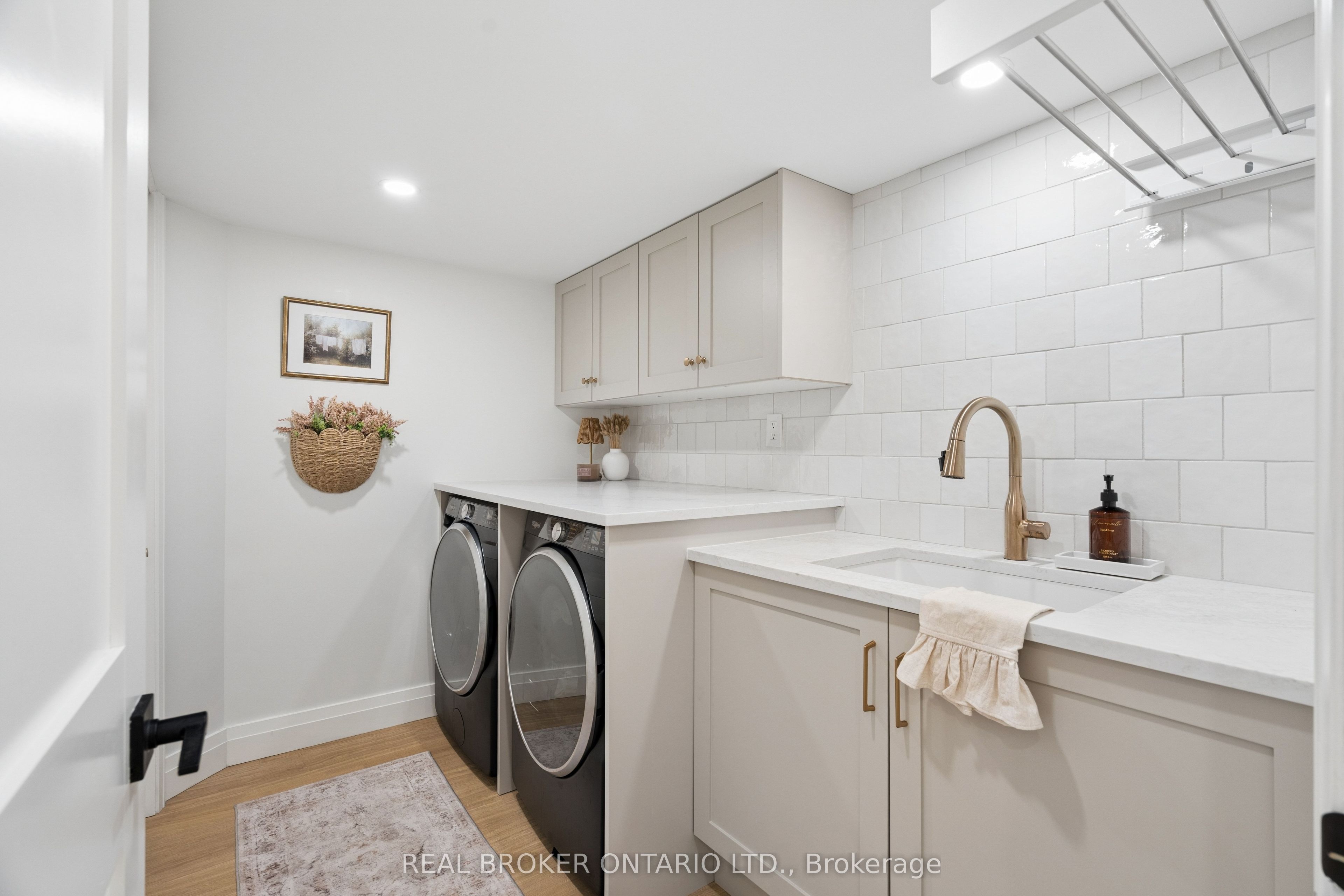184 Dunbar Street Property Photo 29