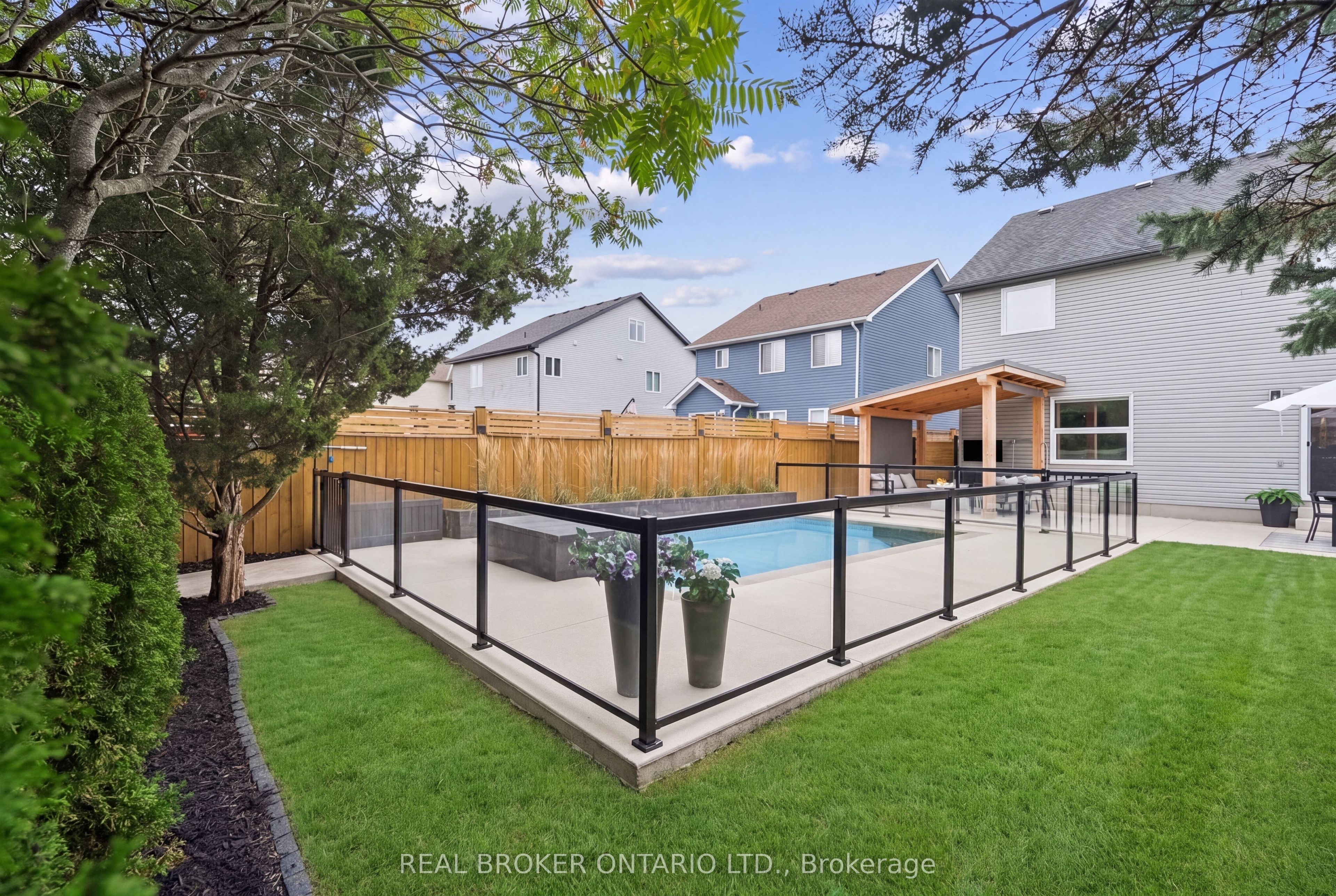 184 Dunbar Street Property Photo 39