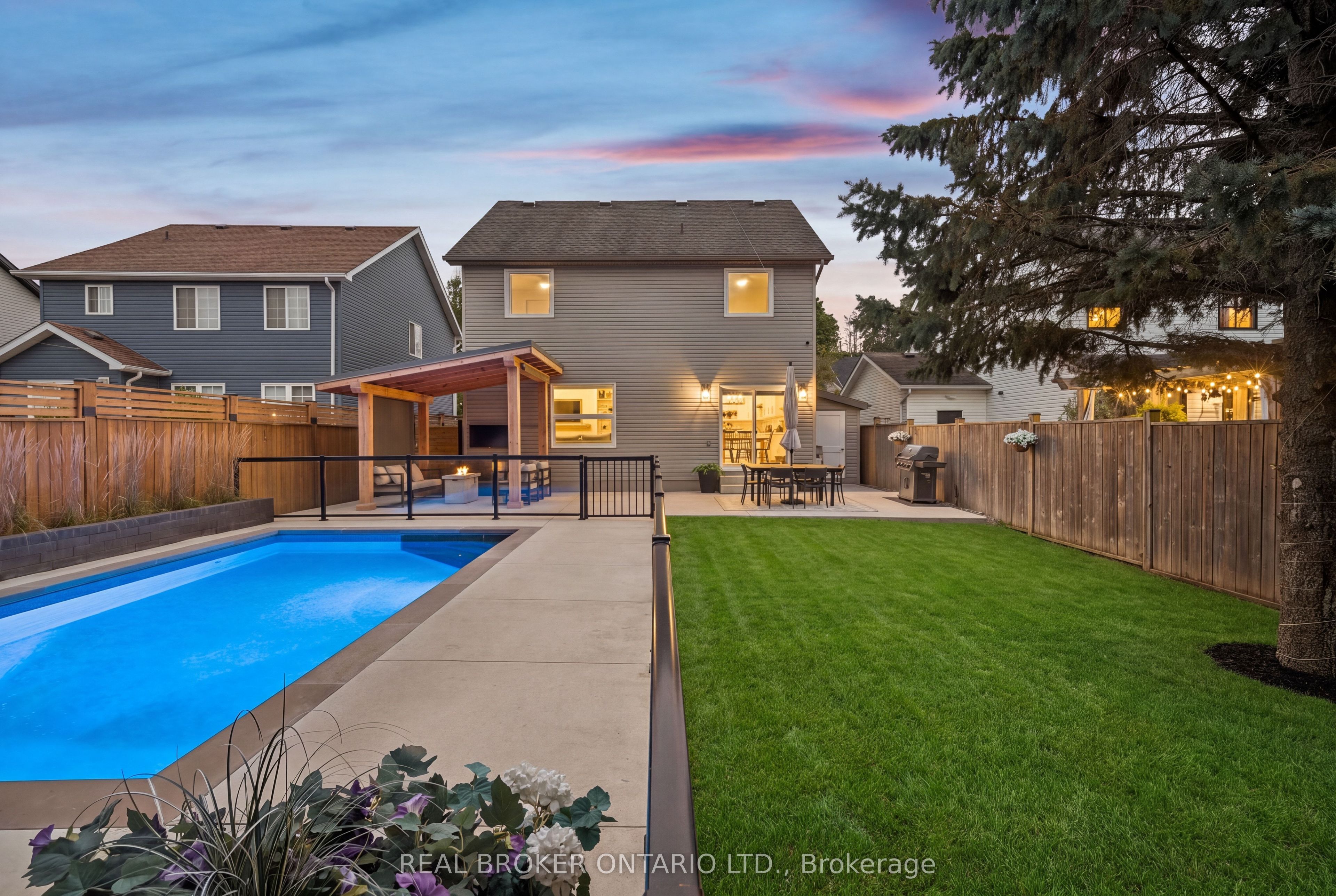184 Dunbar Street Property Photo 44