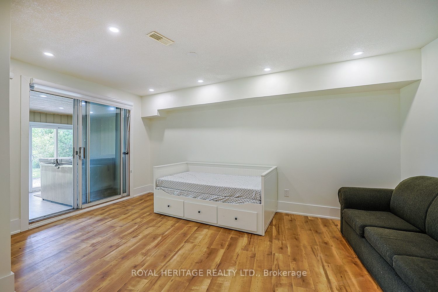 5225 Rice Lake Drive N Property Photo 10