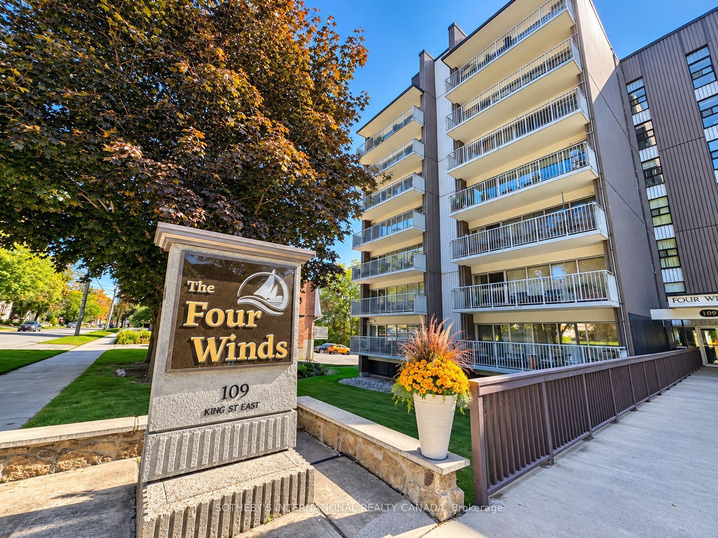 109 King Street E 601