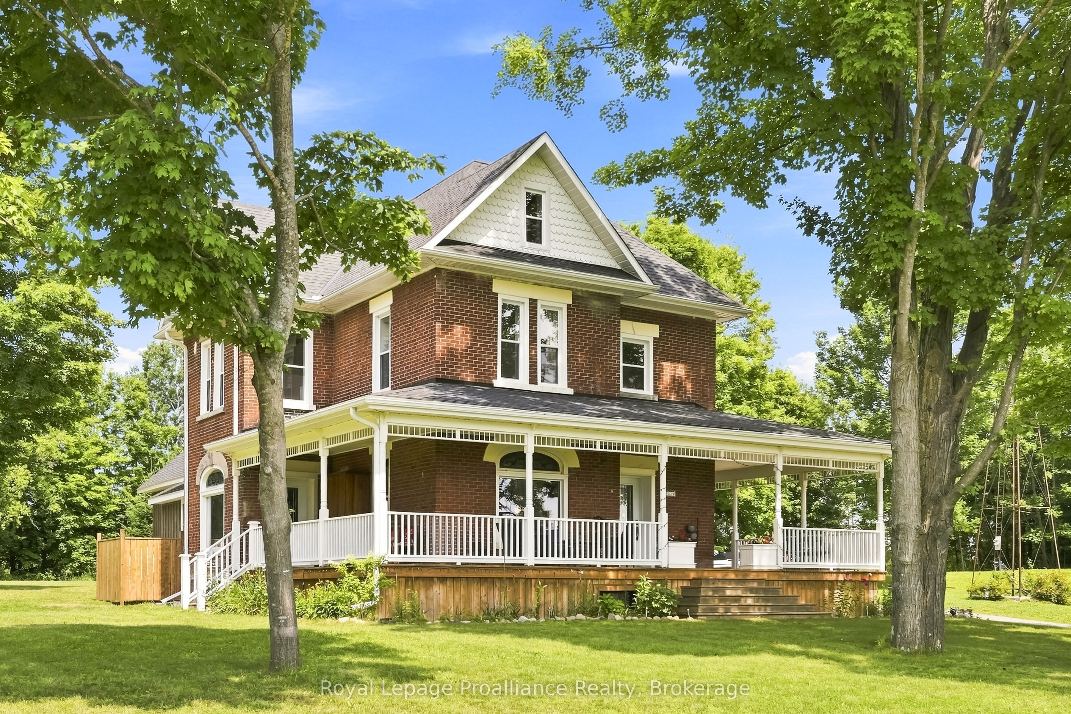 1376 Queensborough Road Property Photo 1