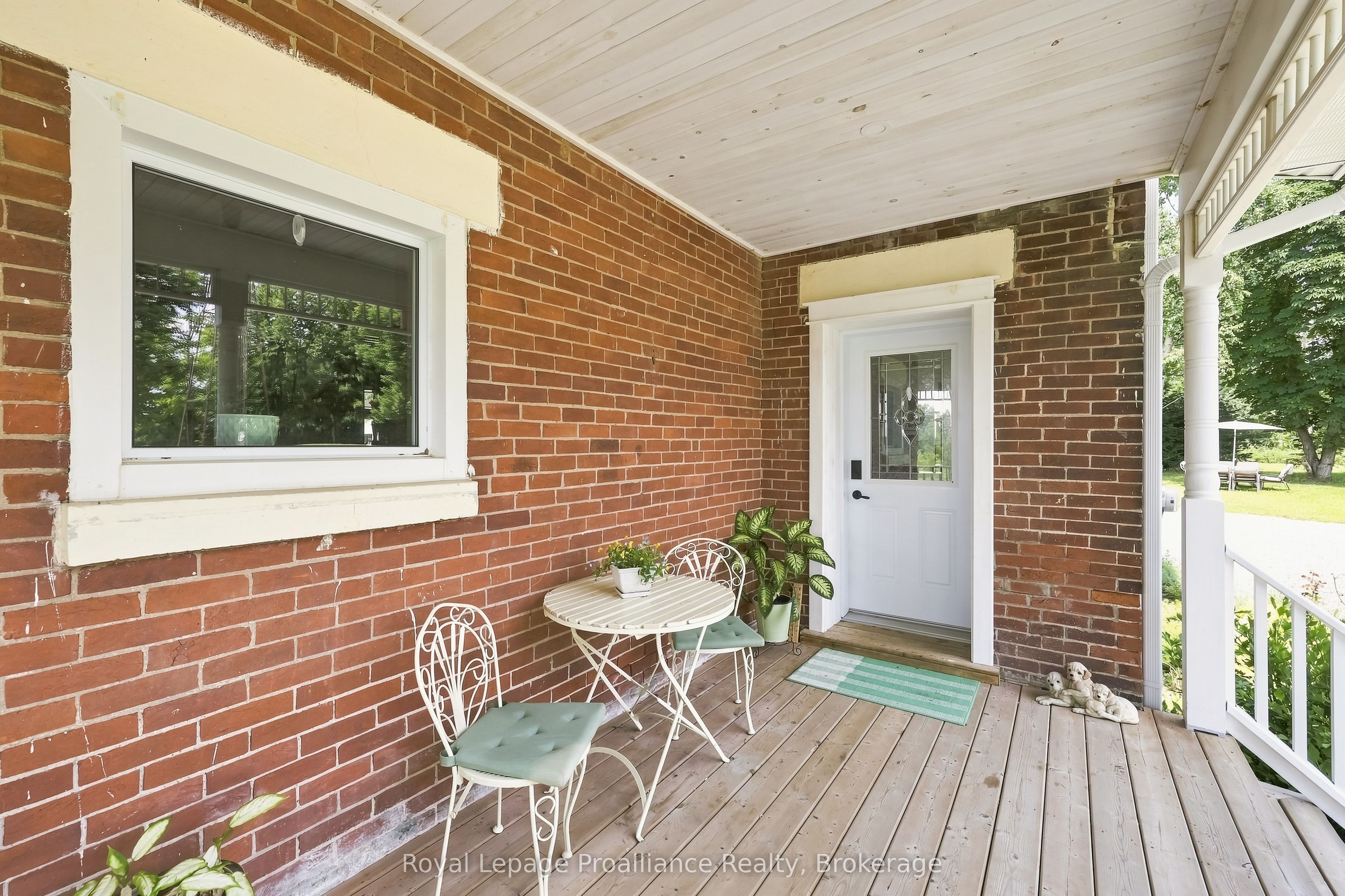 1376 Queensborough Road Property Photo 4