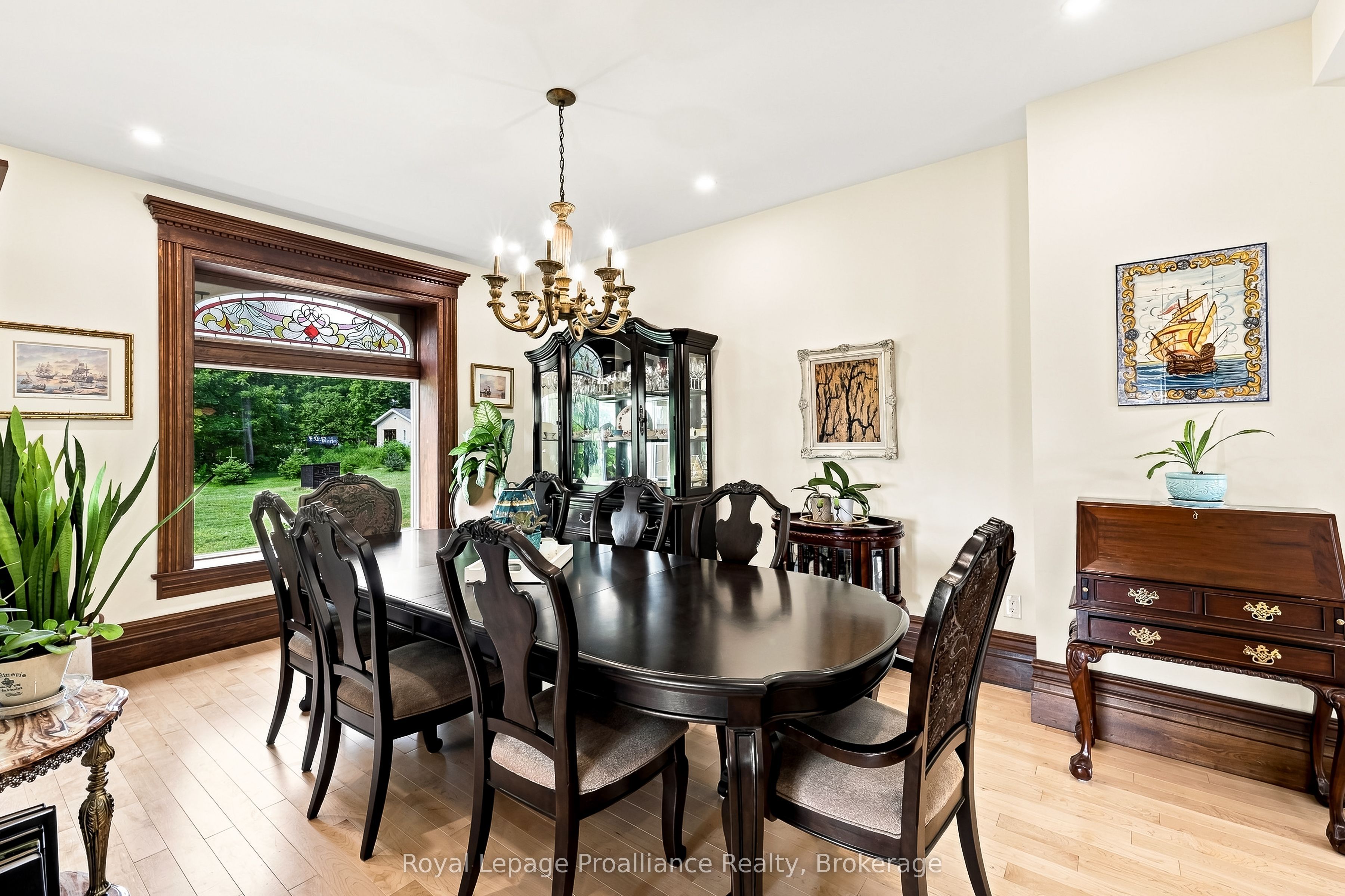 1376 Queensborough Road Property Photo 9