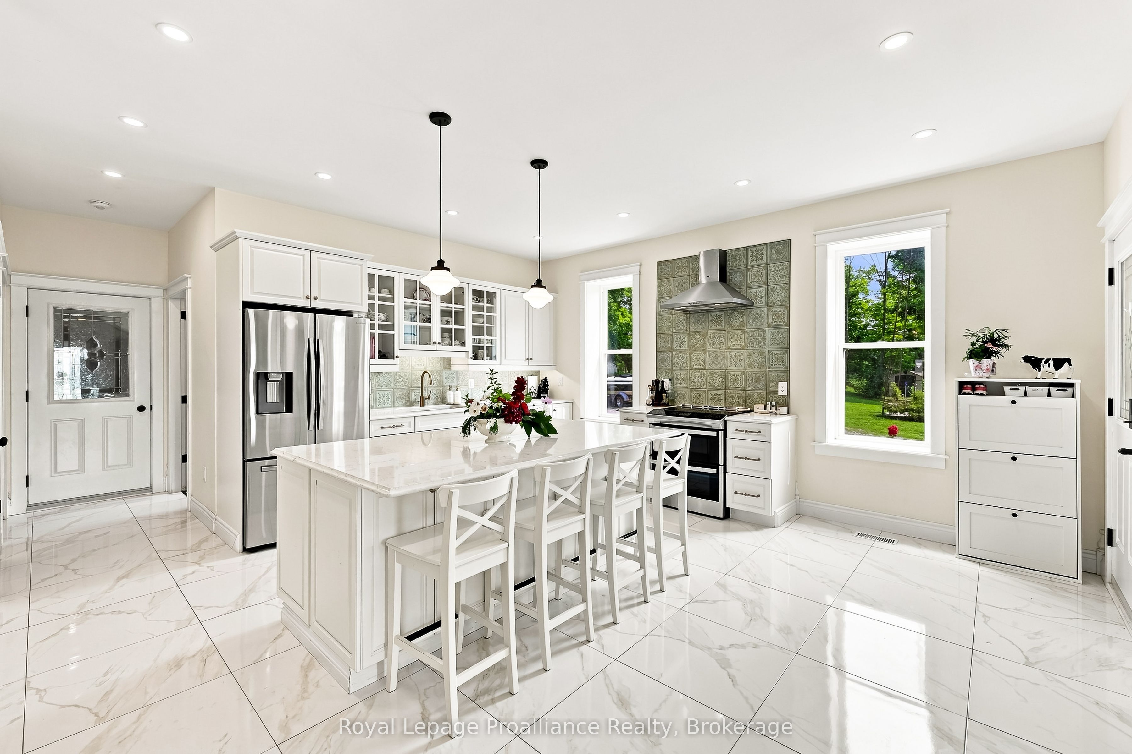 1376 Queensborough Road Property Photo 11