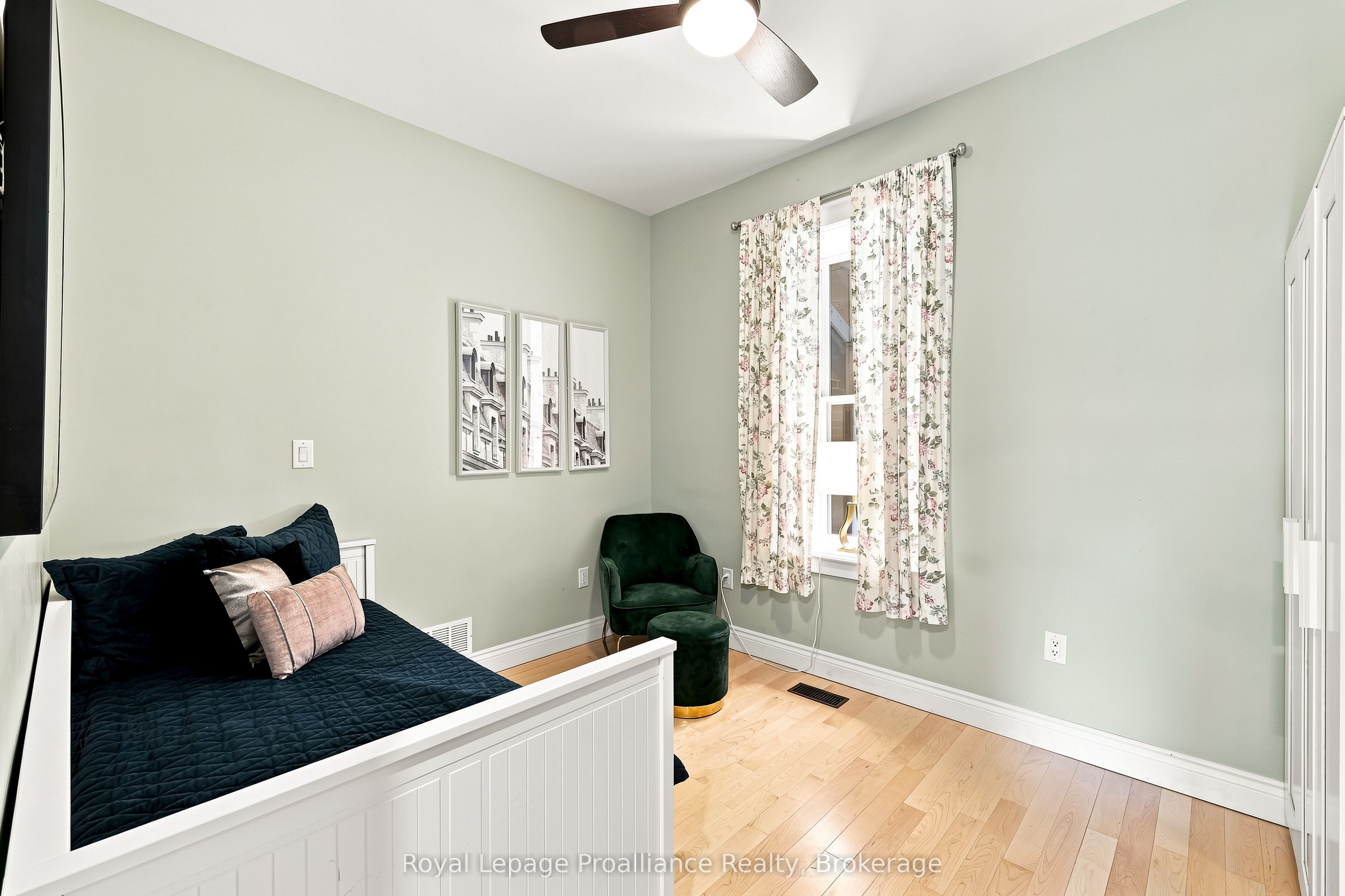 1376 Queensborough Road Property Photo 21