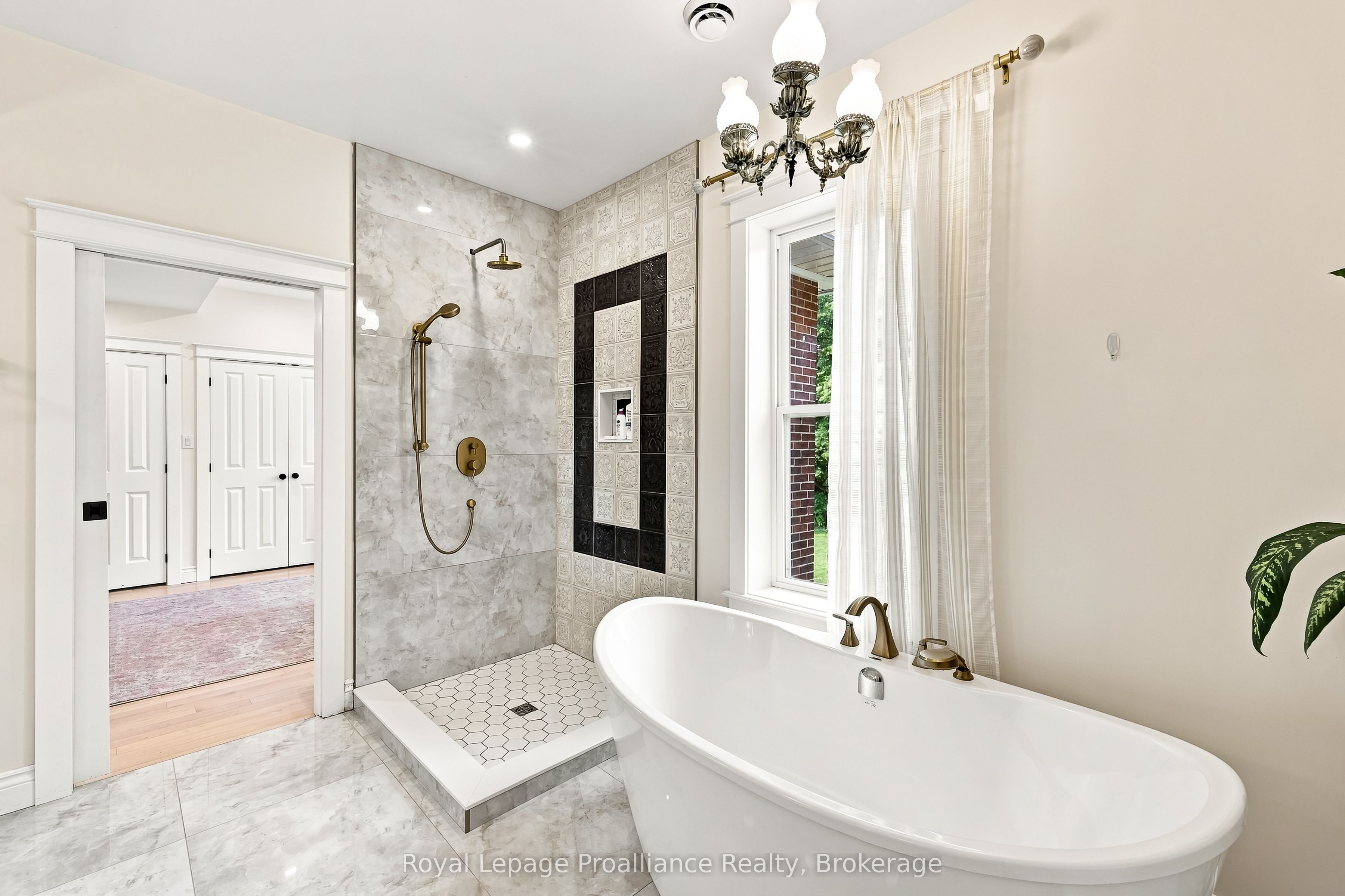 1376 Queensborough Road Property Photo 26