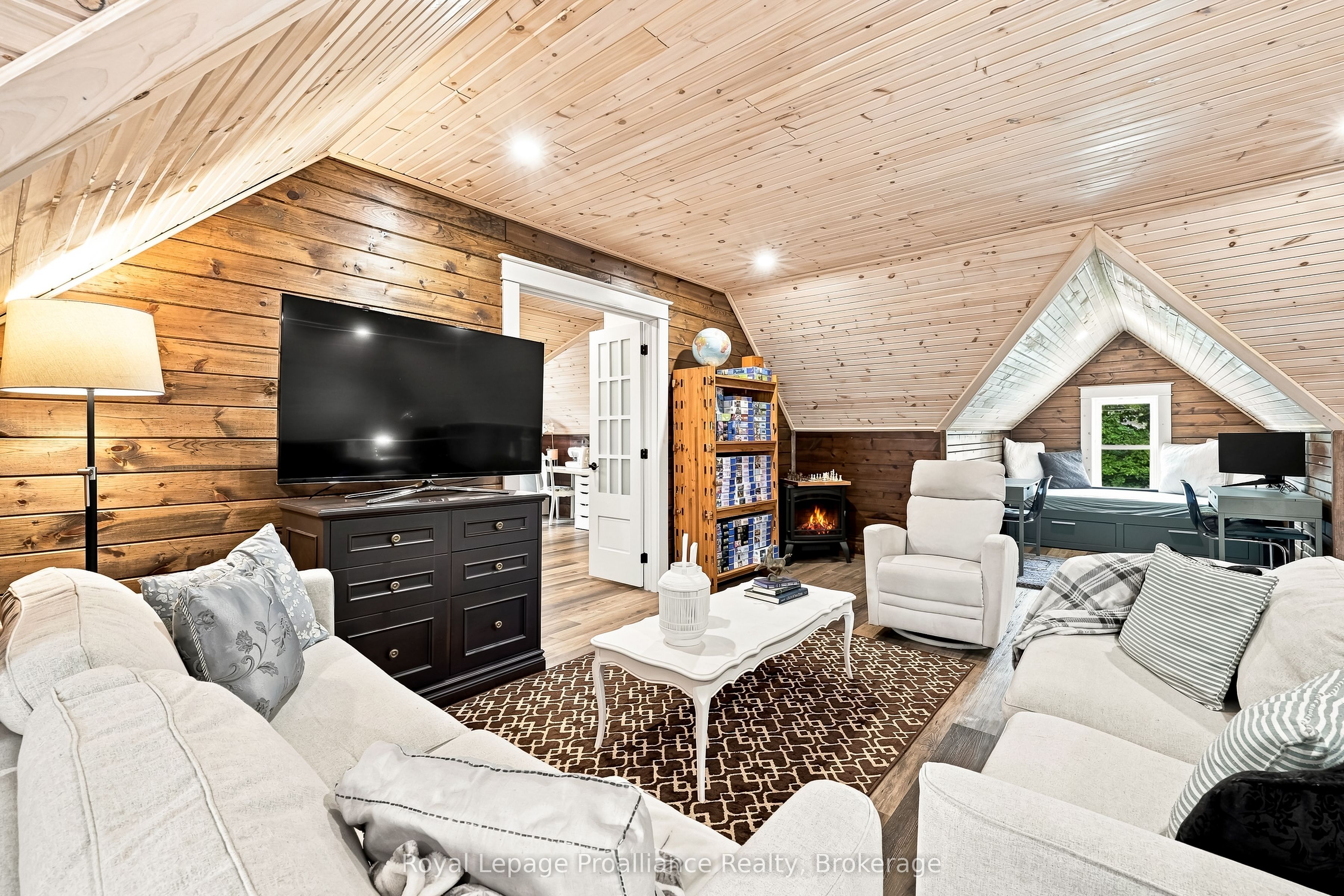 1376 Queensborough Road Property Photo 33