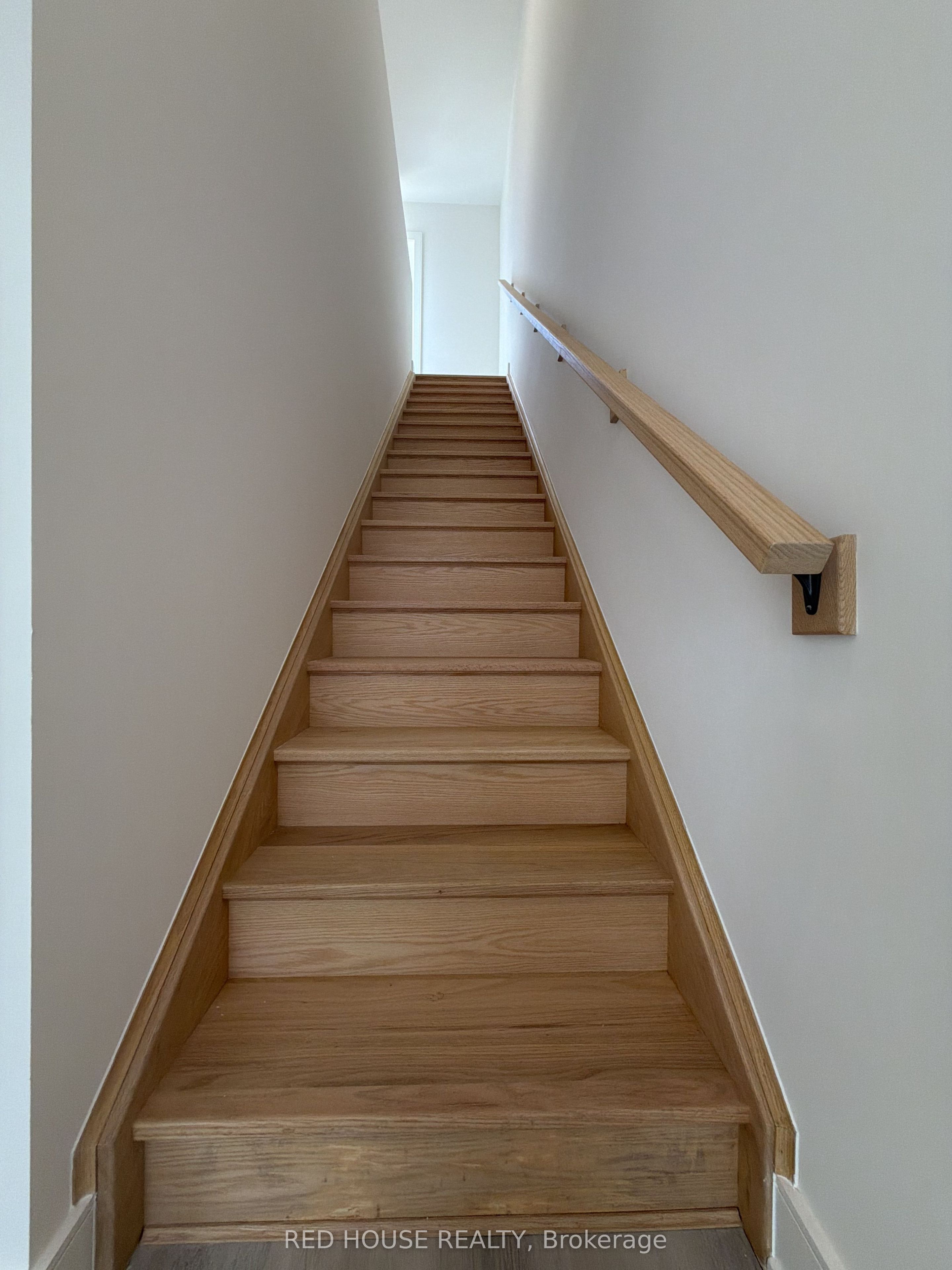 41 Everett Common Property Photo 15