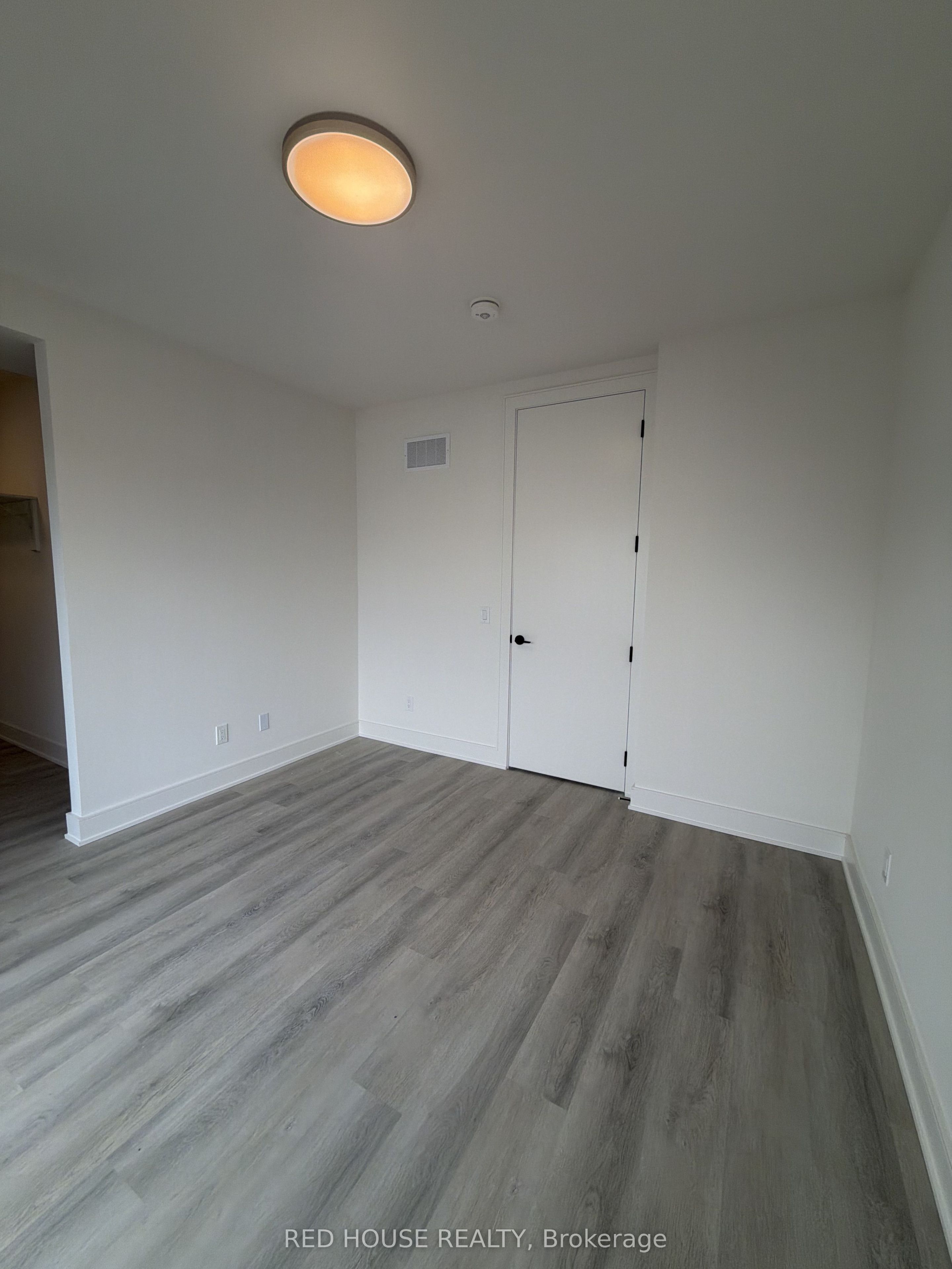 41 Everett Common Property Photo 18