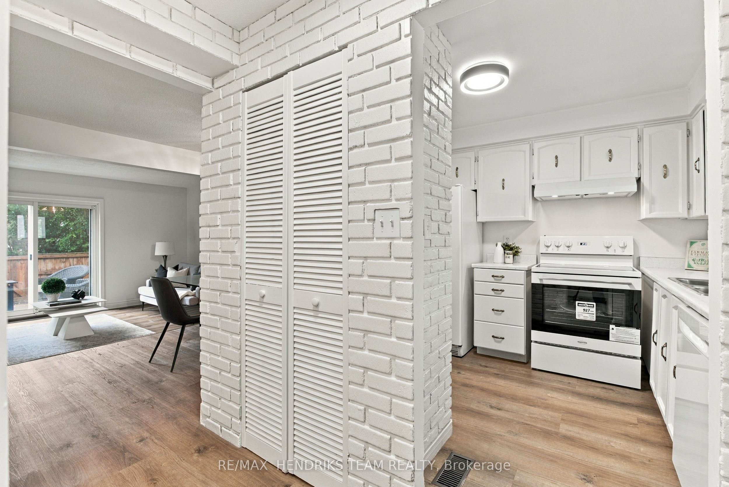 151 Linwell Road 37 Property Photo 4