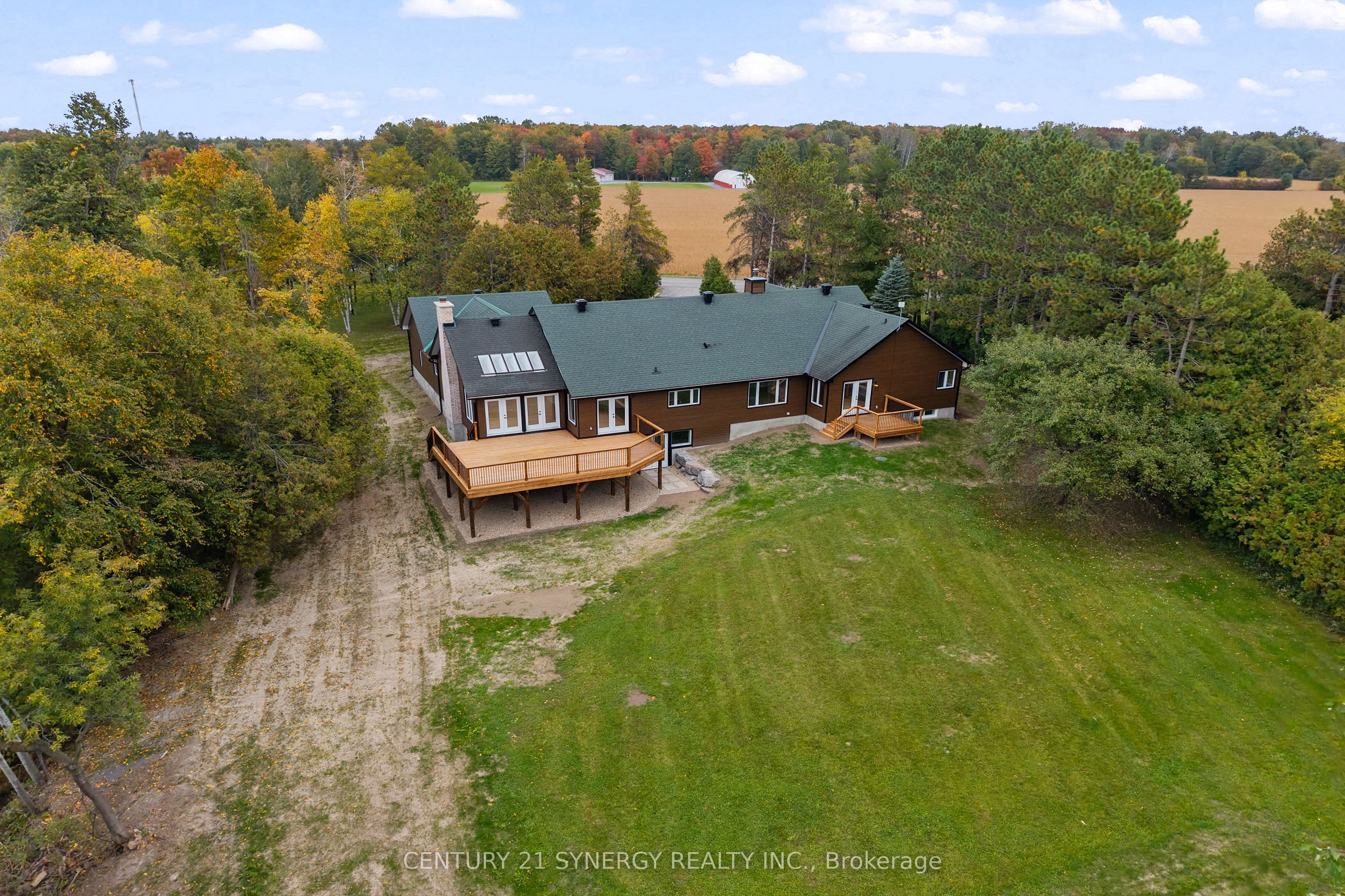 1580 Groves Road Property Photo 2