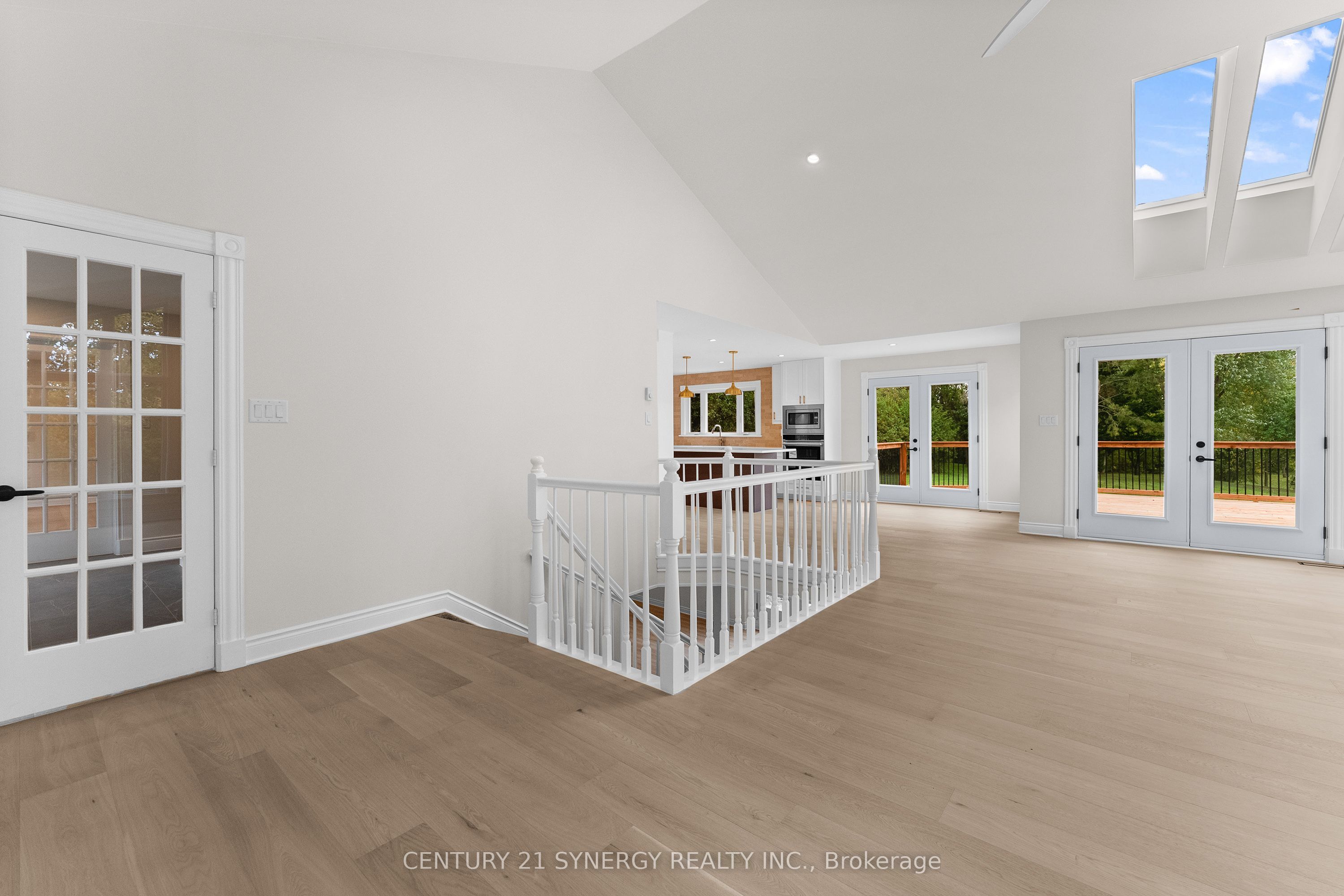 1580 Groves Road Property Photo 8