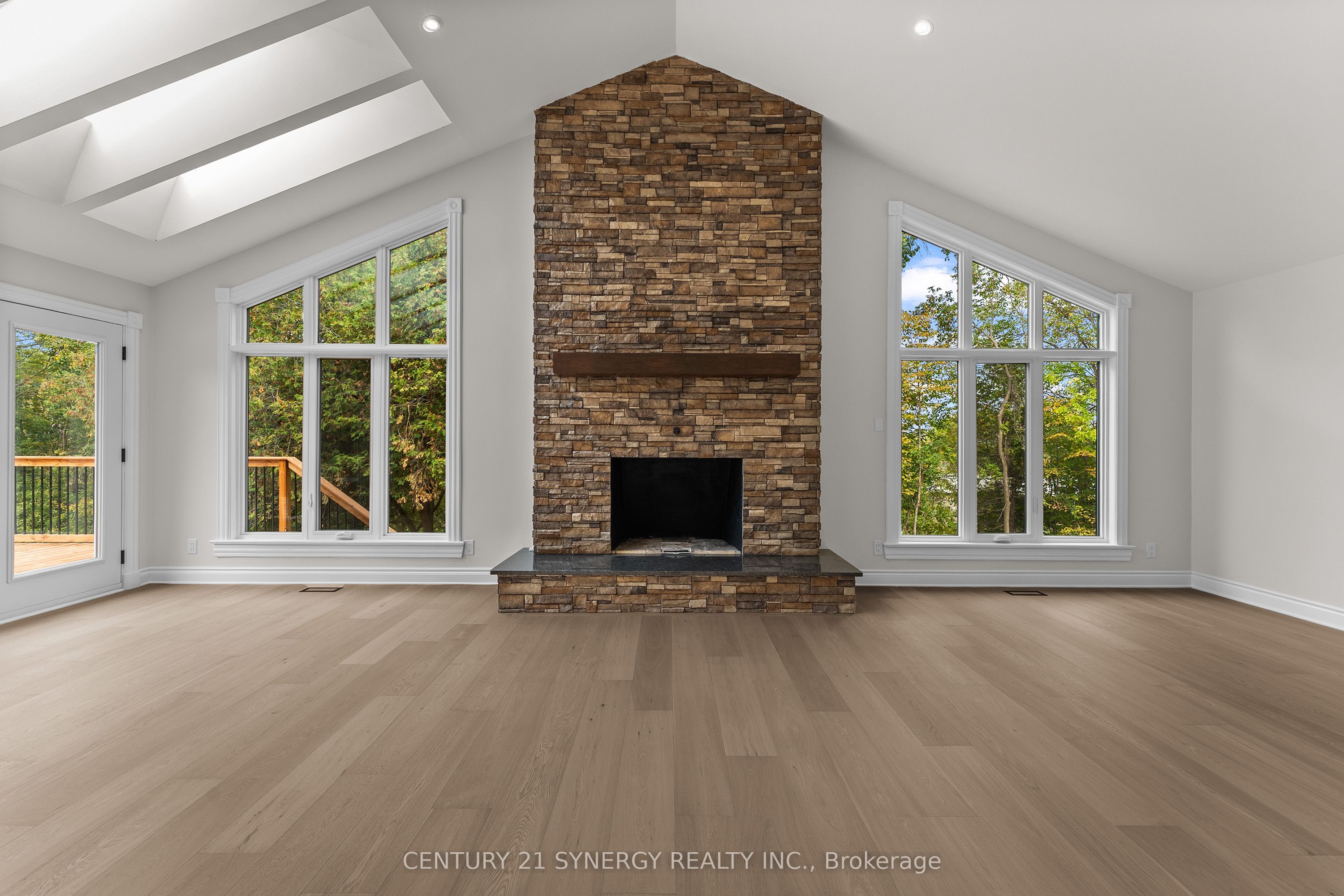 1580 Groves Road Property Photo 10