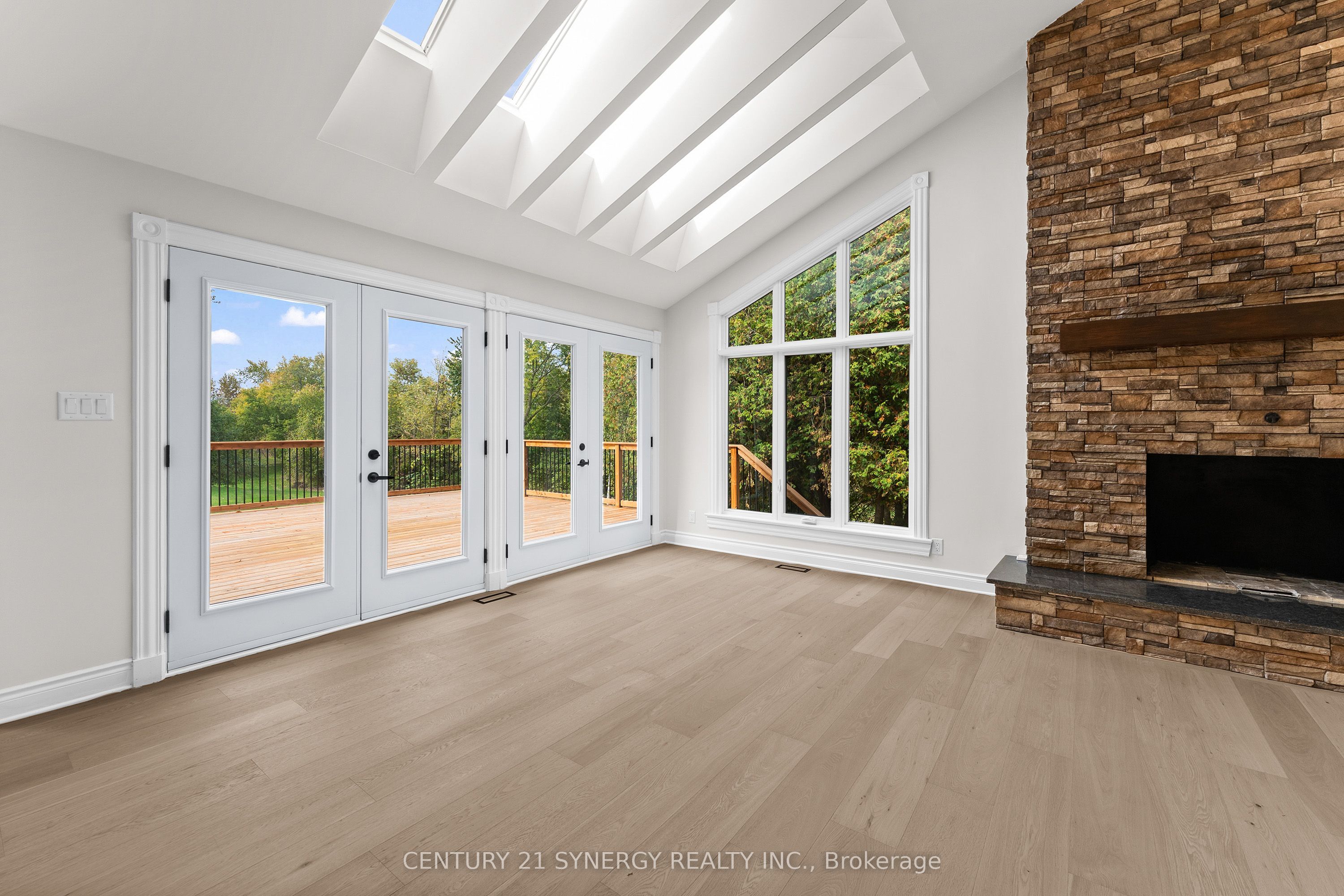 1580 Groves Road Property Photo 14